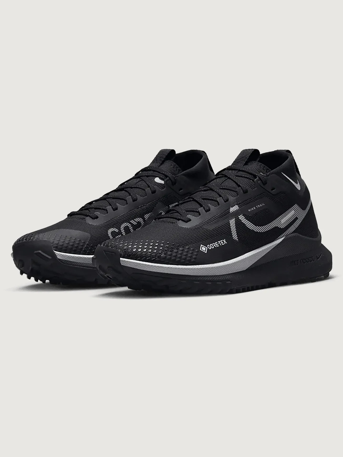 Nike React Pegasus Trail 4 GORE-TEX - Black/Wolf Grey-Reflect Silver sold by Carbon38 product image thumbnail 2