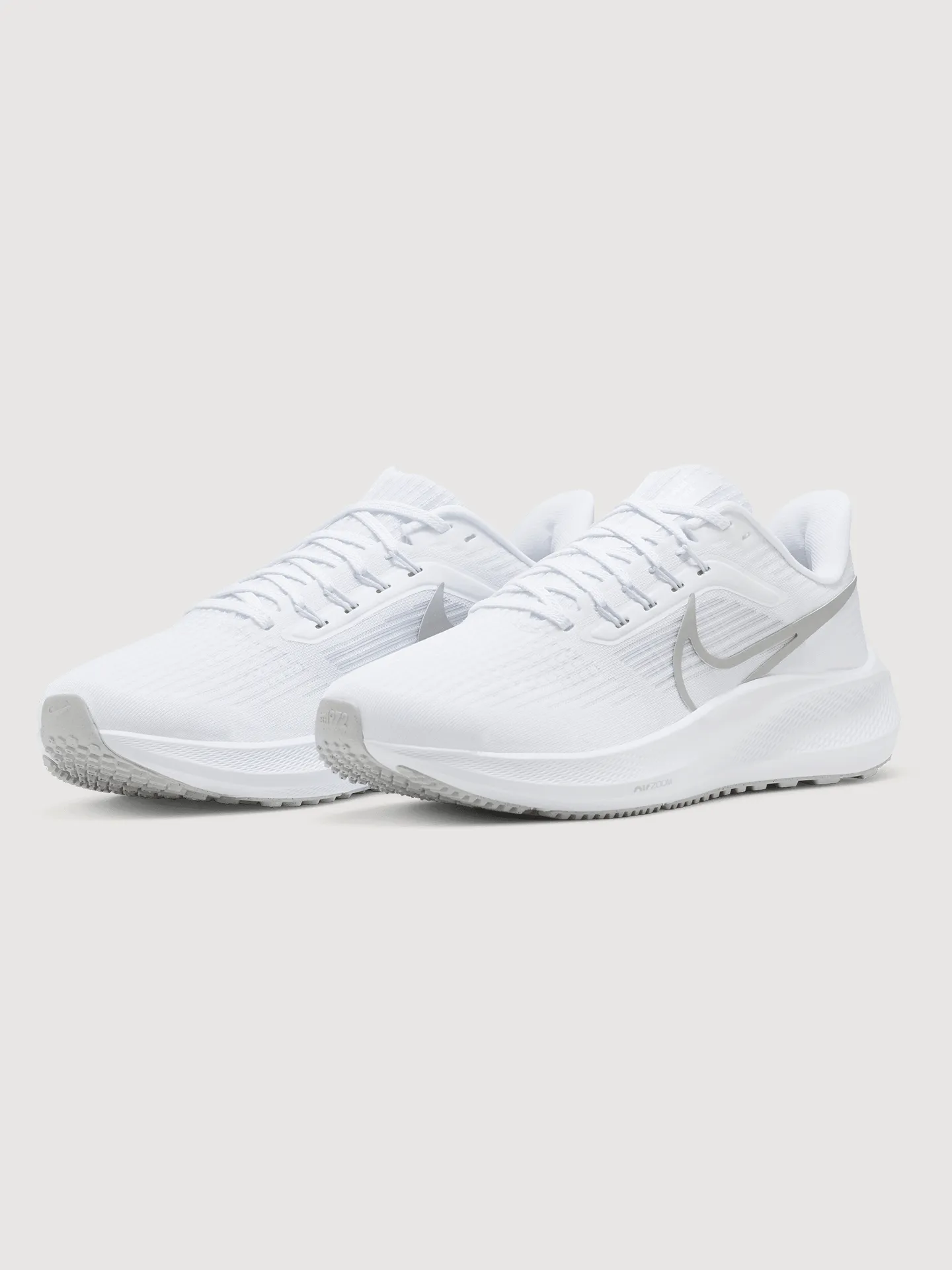 Nike Air Zoom Pegasus 39 - WHITE/METALLIC SILVER-PURE PLATINUM sold by Carbon38 product image thumbnail 5