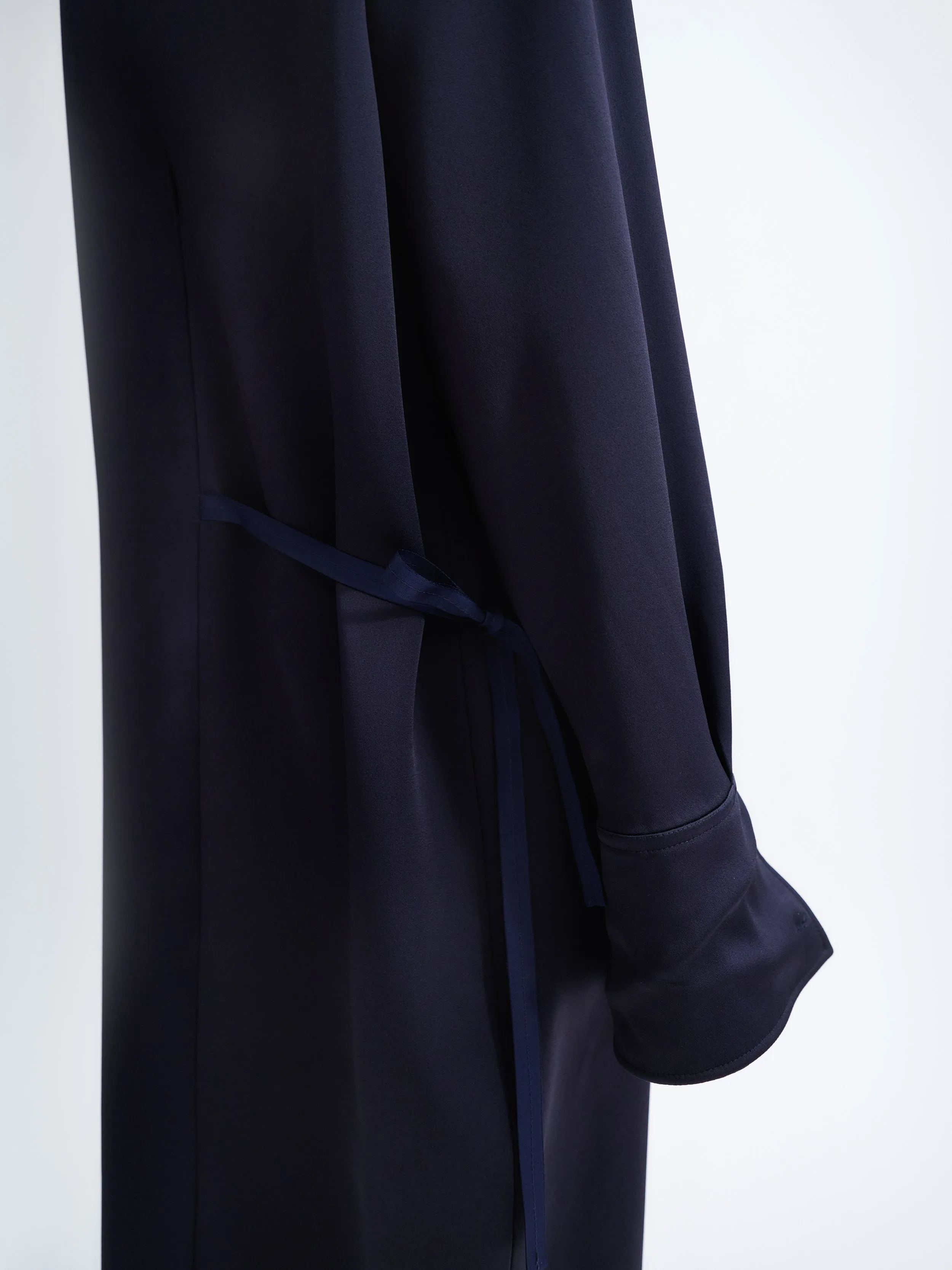 Robe col foulard en satin double sold by Carven product image thumbnail 5