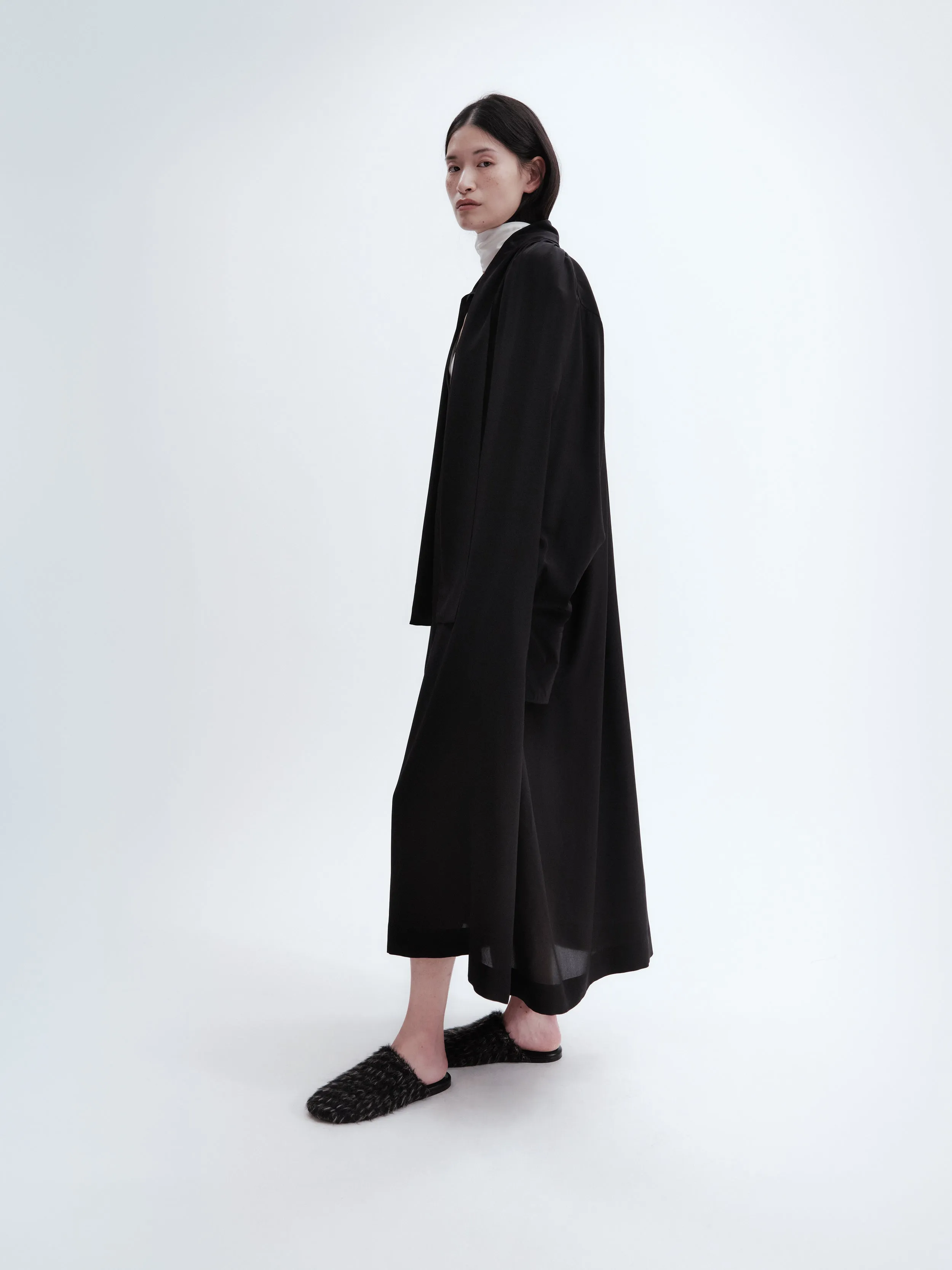 Robe chemise froncée en crêpe de Chine sold by Carven product image thumbnail 3