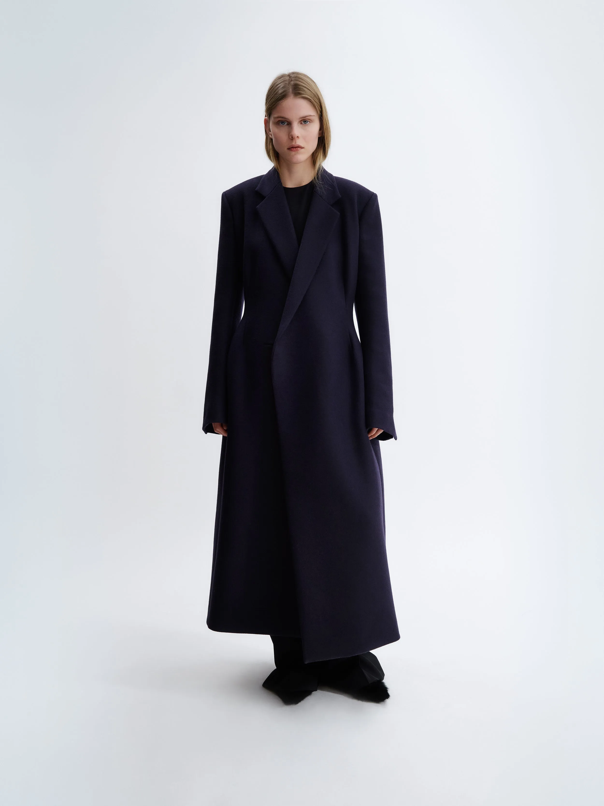 Manteau Espéranto en laine double compacte sold by Carven