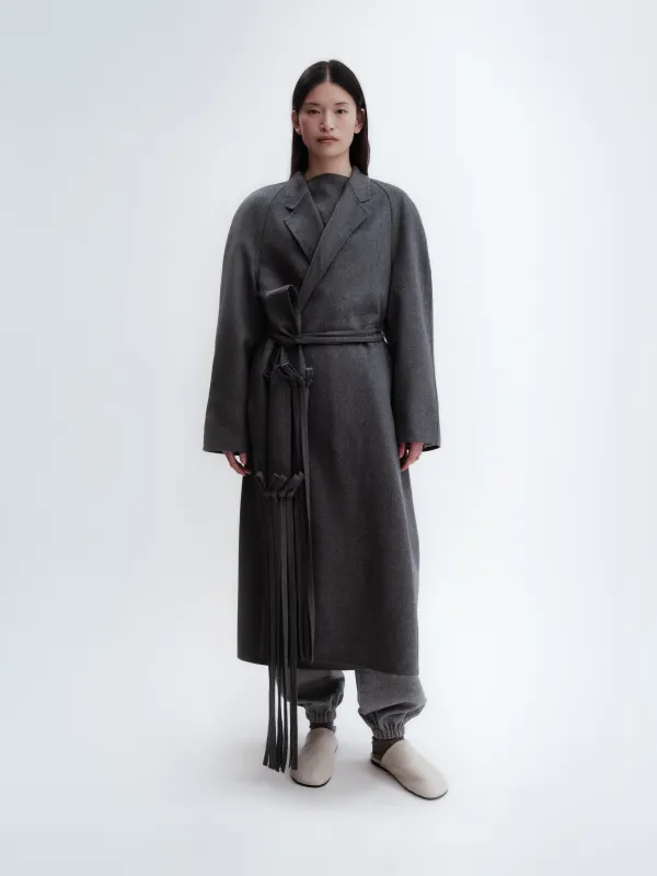 Manteau ceinture rubans en laine légère double face made by Carven