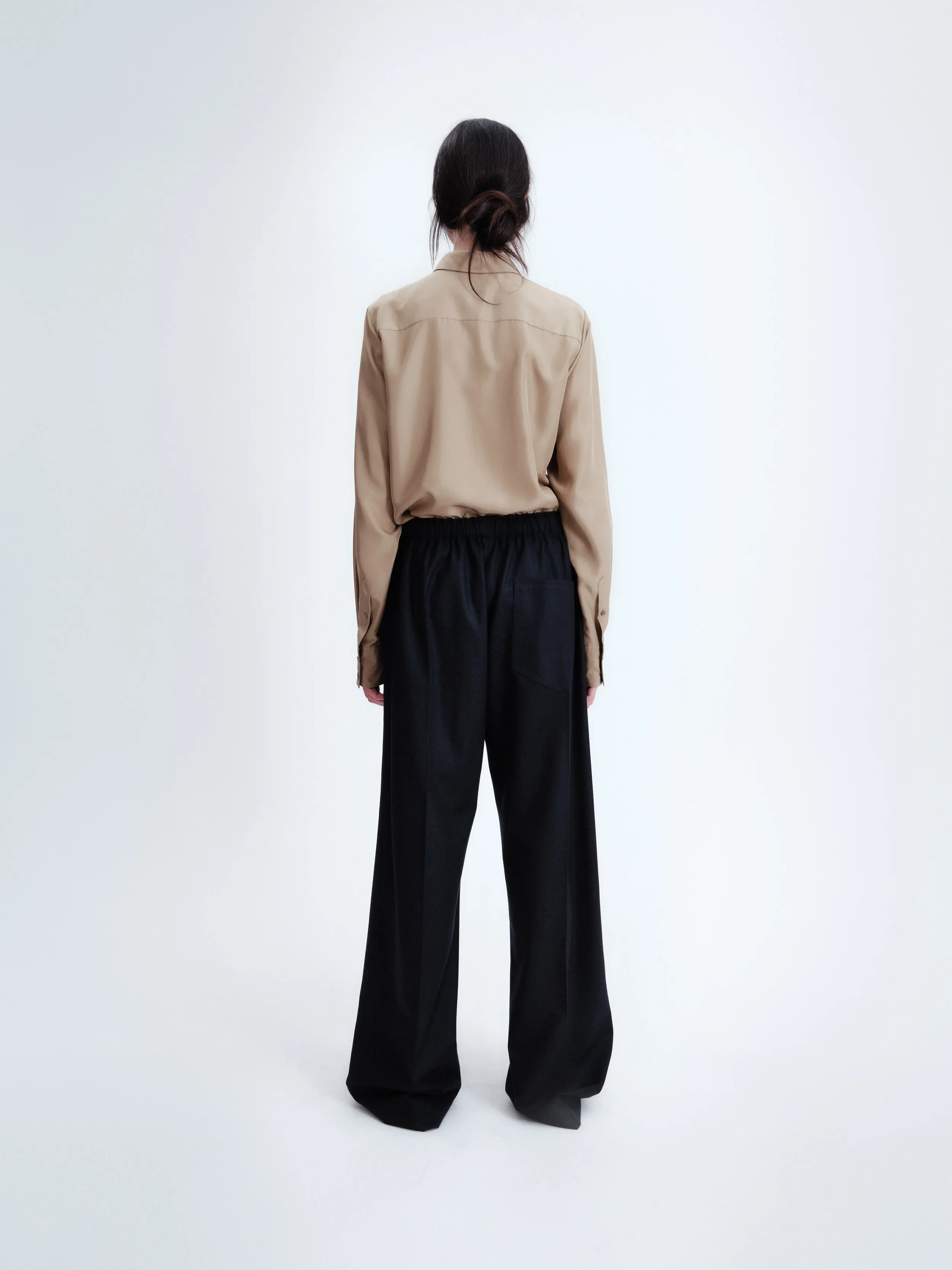 Chemise classique en soie habotai sold by Carven product image thumbnail 3