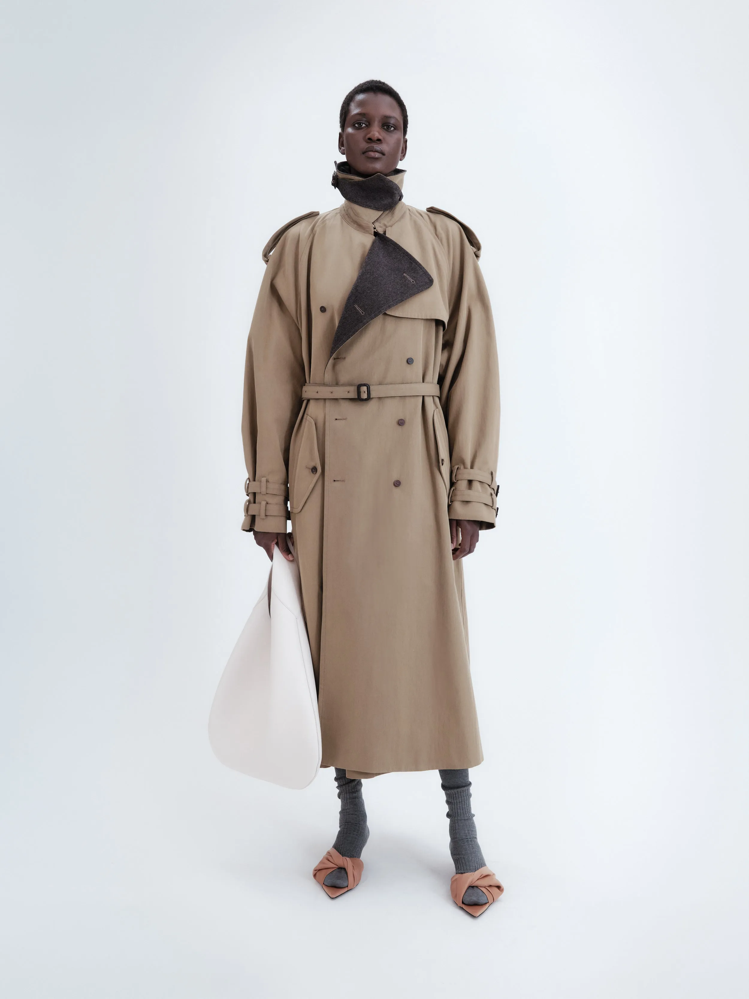 Trench en twill technique sold by Carven