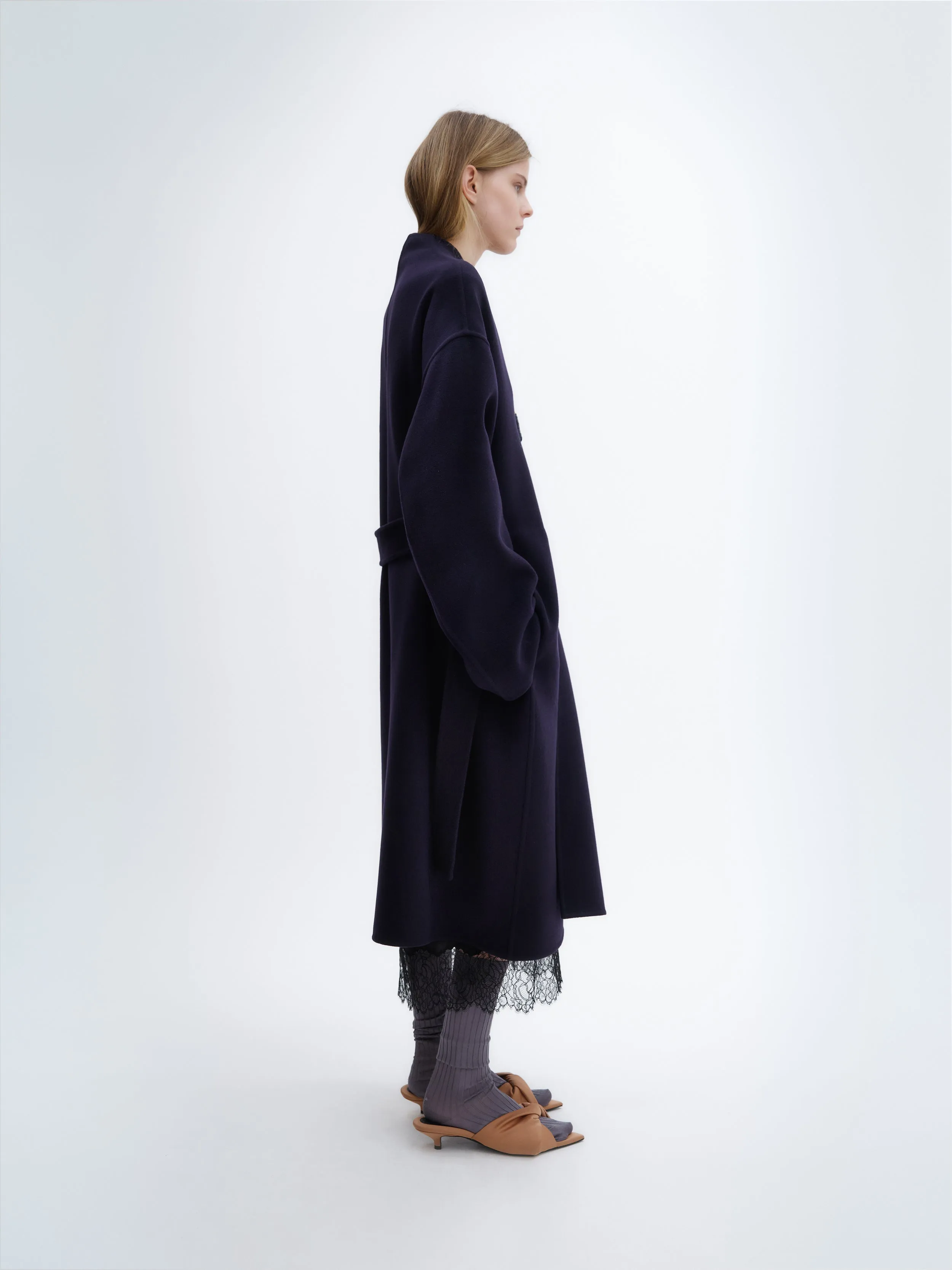 Manteau ceinturé en laine double face bleu nuit sold by Carven product image thumbnail 3