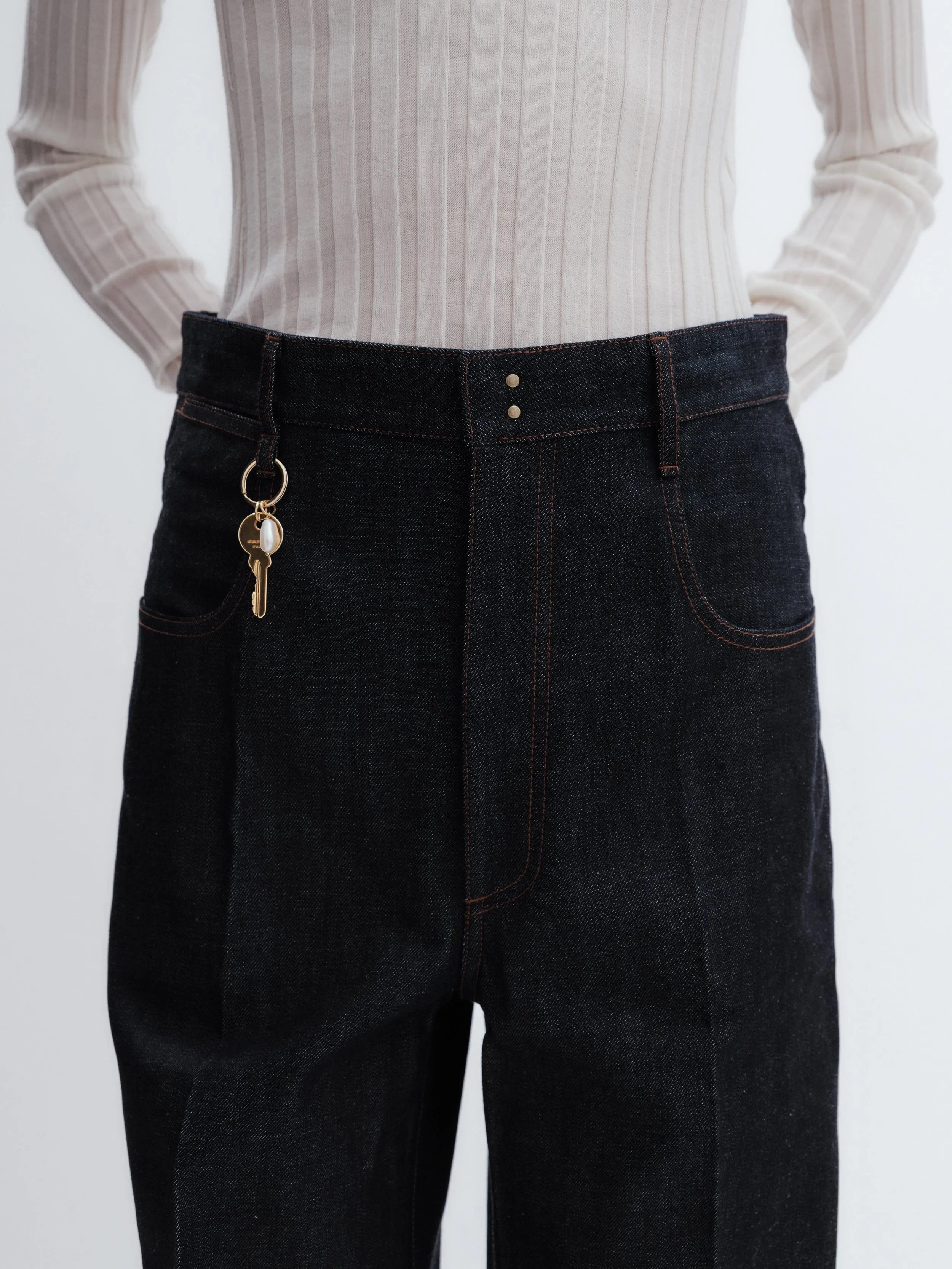 Jean 5 poches en denim selvedge sold by Carven product image thumbnail 4