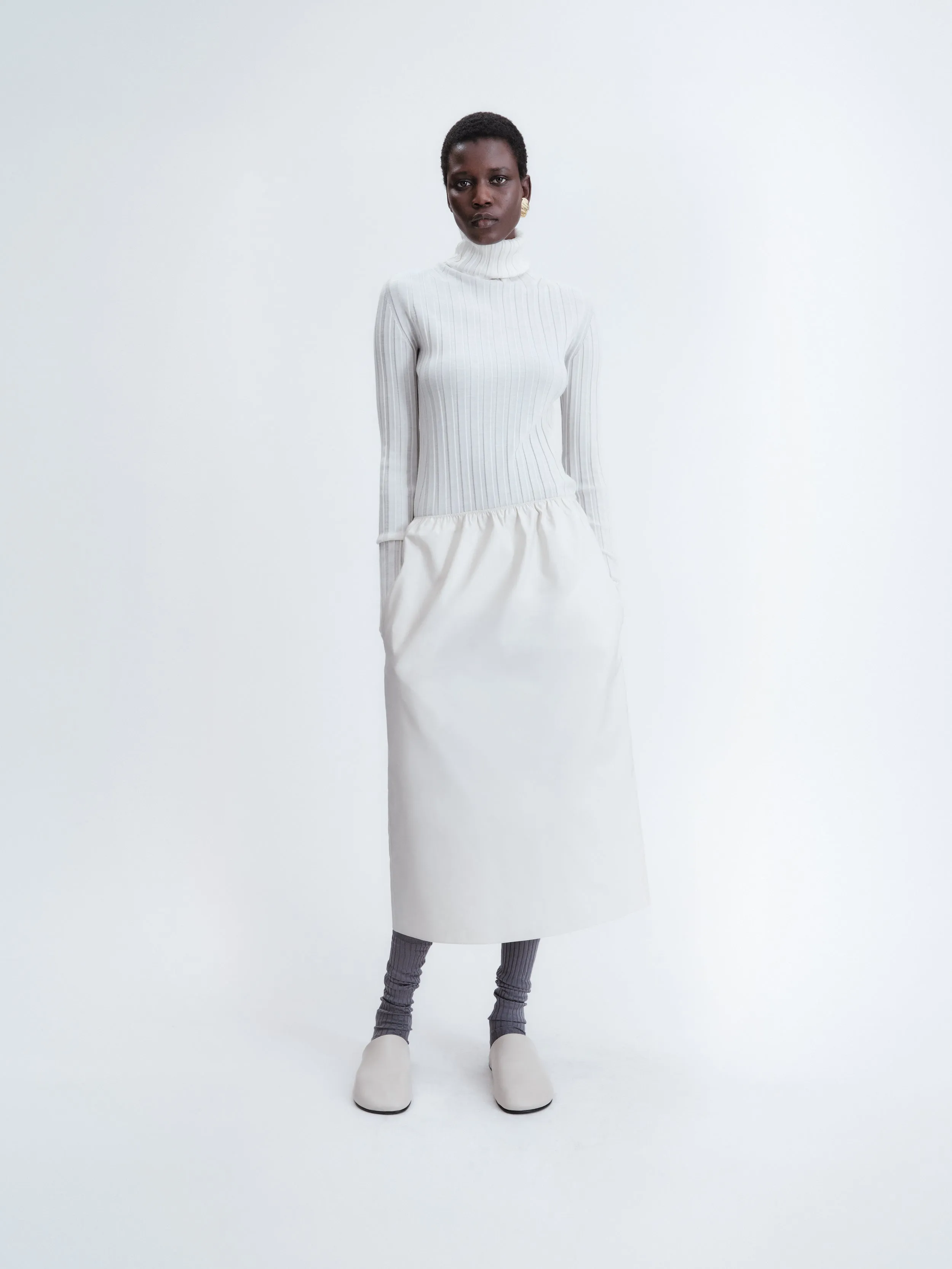 Pull fin col roulé en maille mérinos et soie côtelée sold by Carven product image thumbnail 4