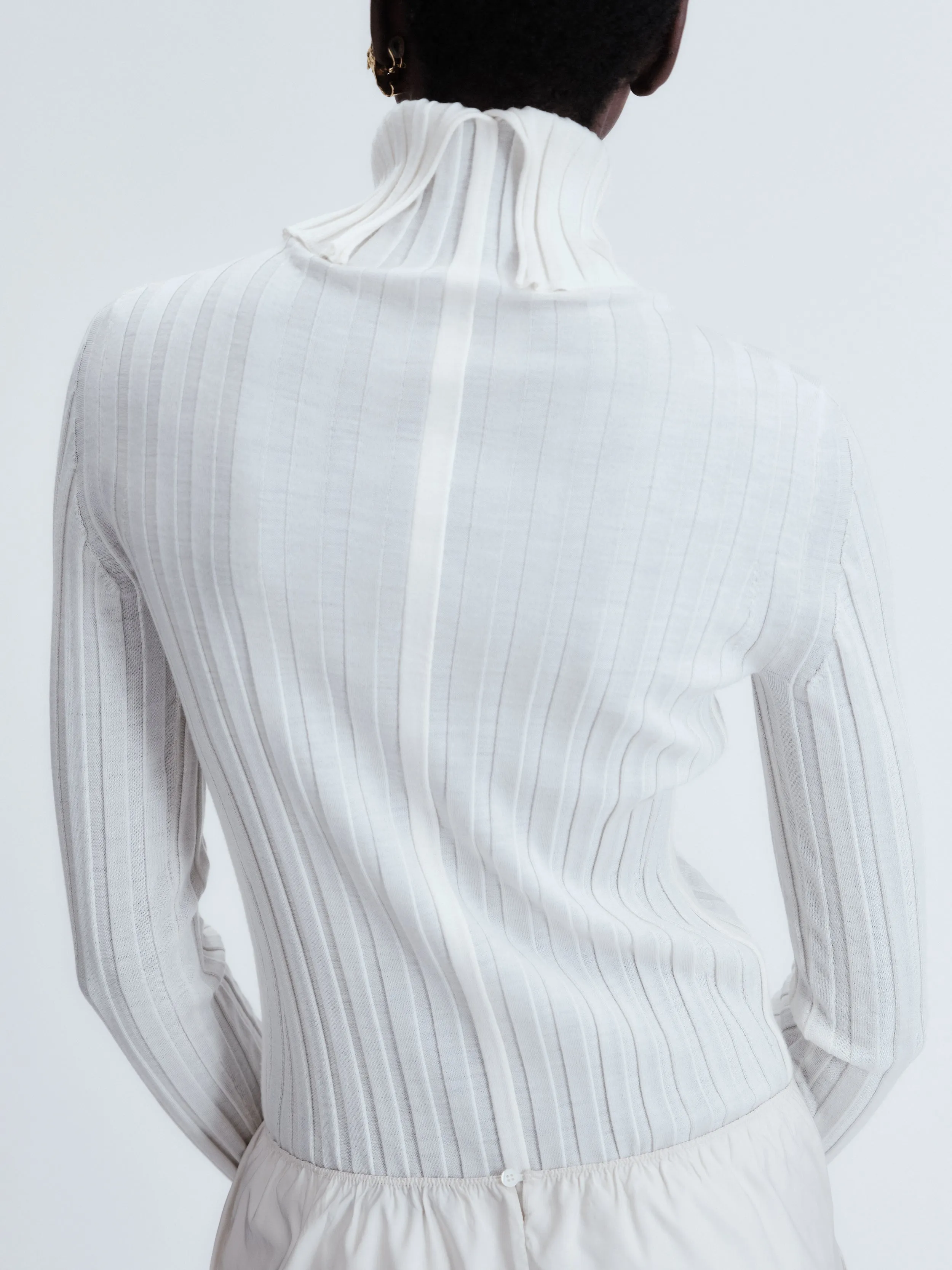 Pull fin col roulé en maille mérinos et soie côtelée sold by Carven product image thumbnail 2