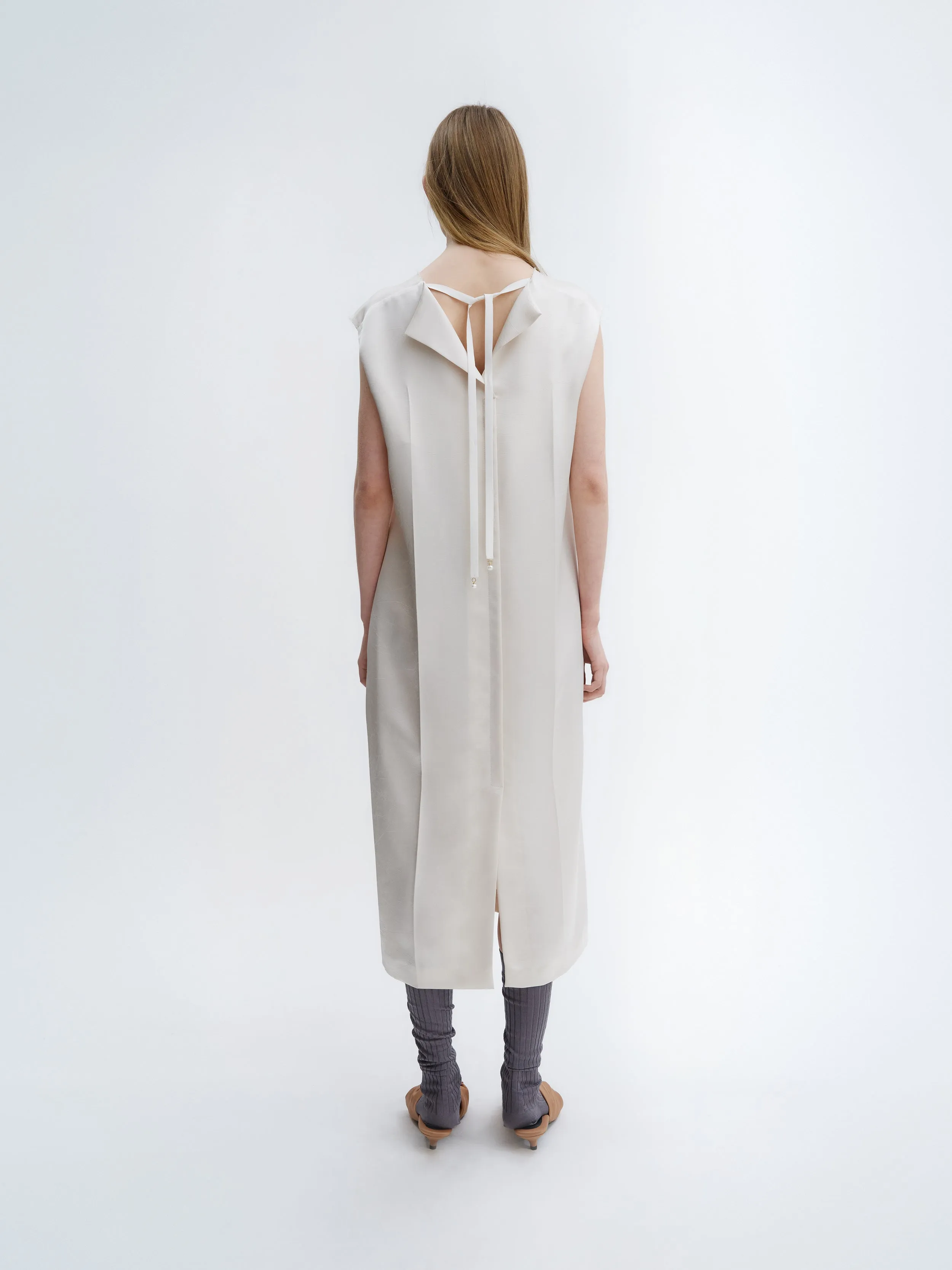 Robe droite en satin technique froissé sold by Carven product image thumbnail 4