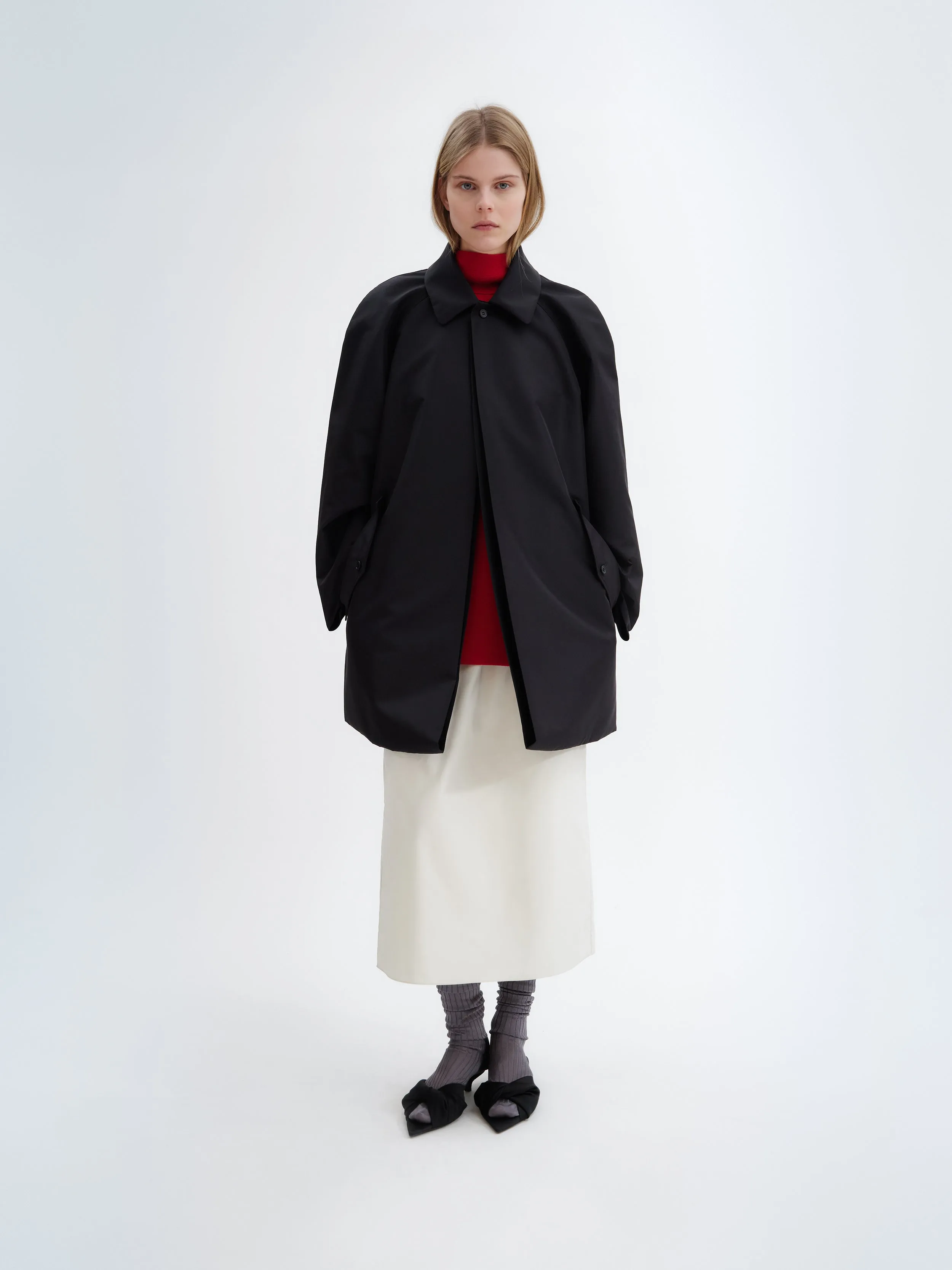 Manteau court en gabardine technique et taffetas sold by Carven