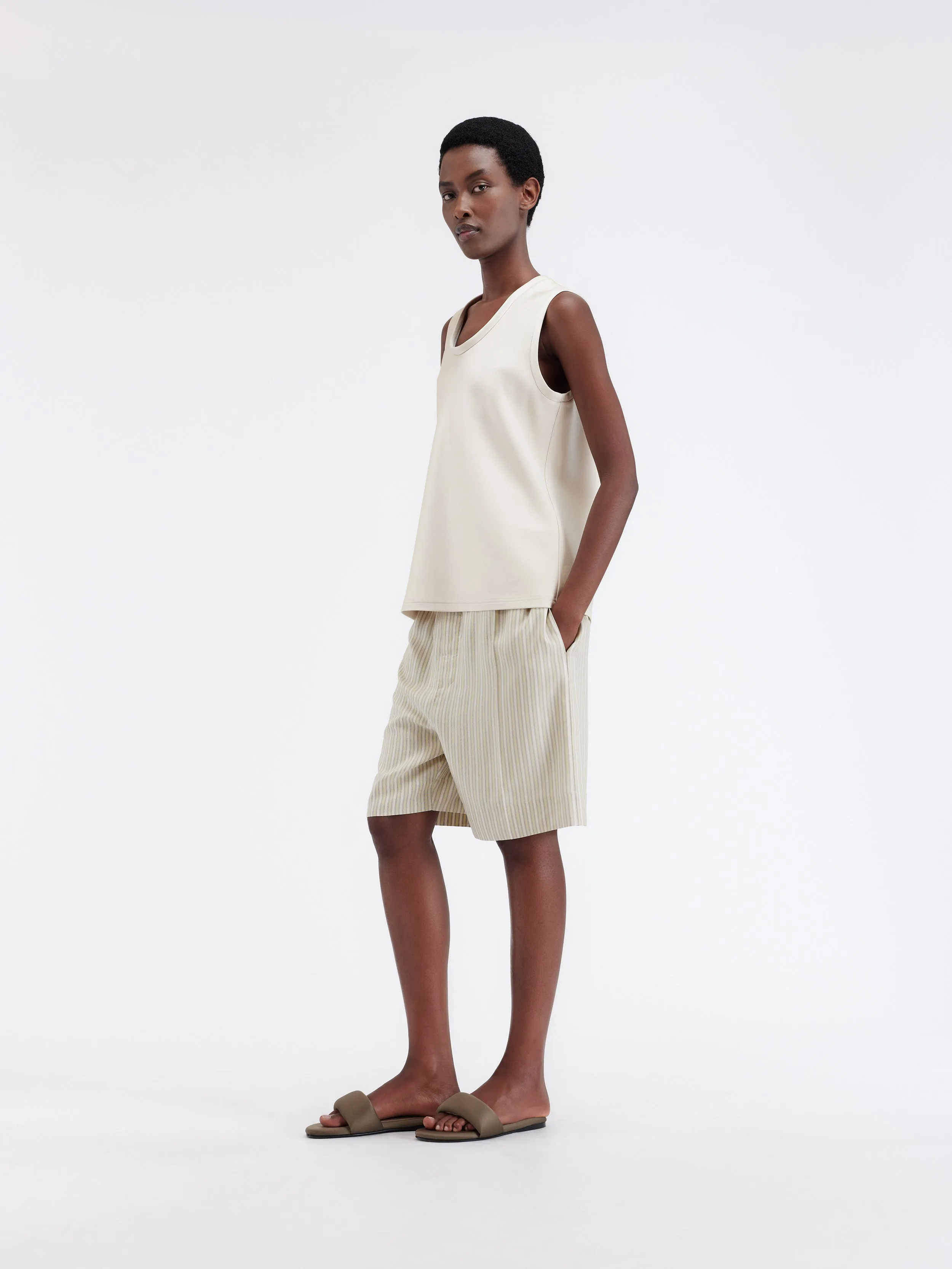 Short taille élastiquée en soie sold by Carven product image thumbnail 3