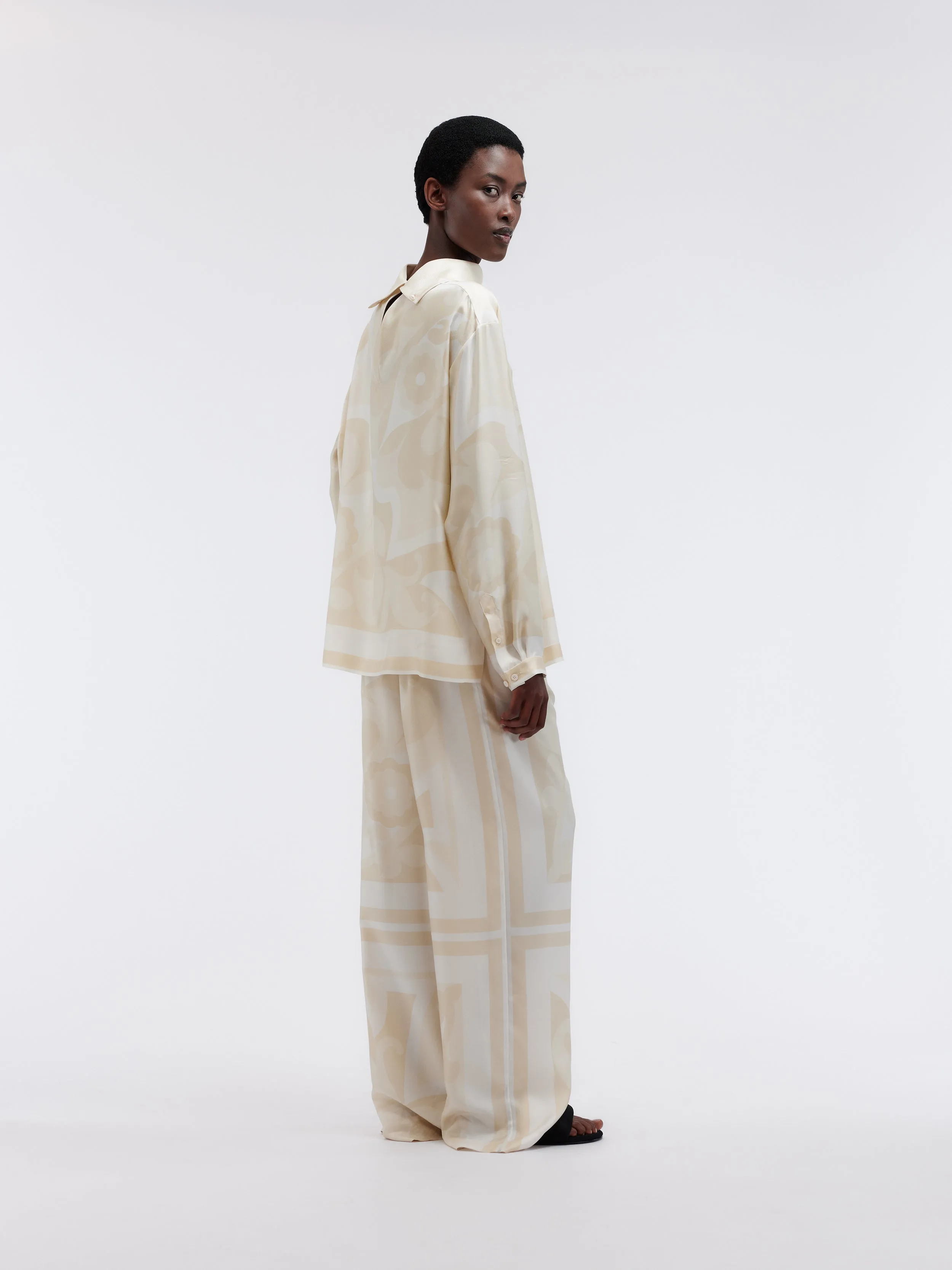 Blouse col montant en soie habotai sold by Carven product image thumbnail 5