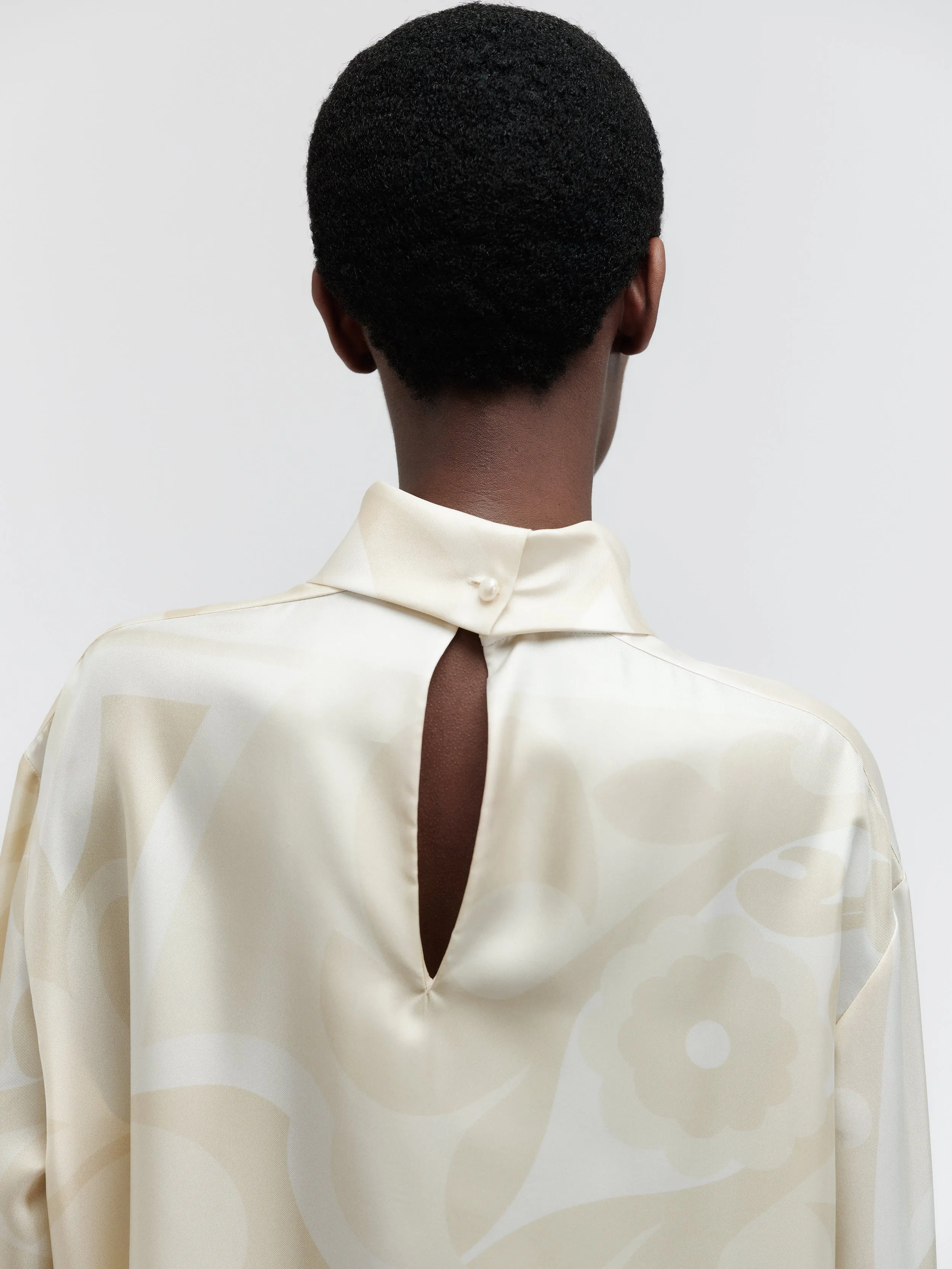 Blouse col montant en soie habotai sold by Carven product image thumbnail 2