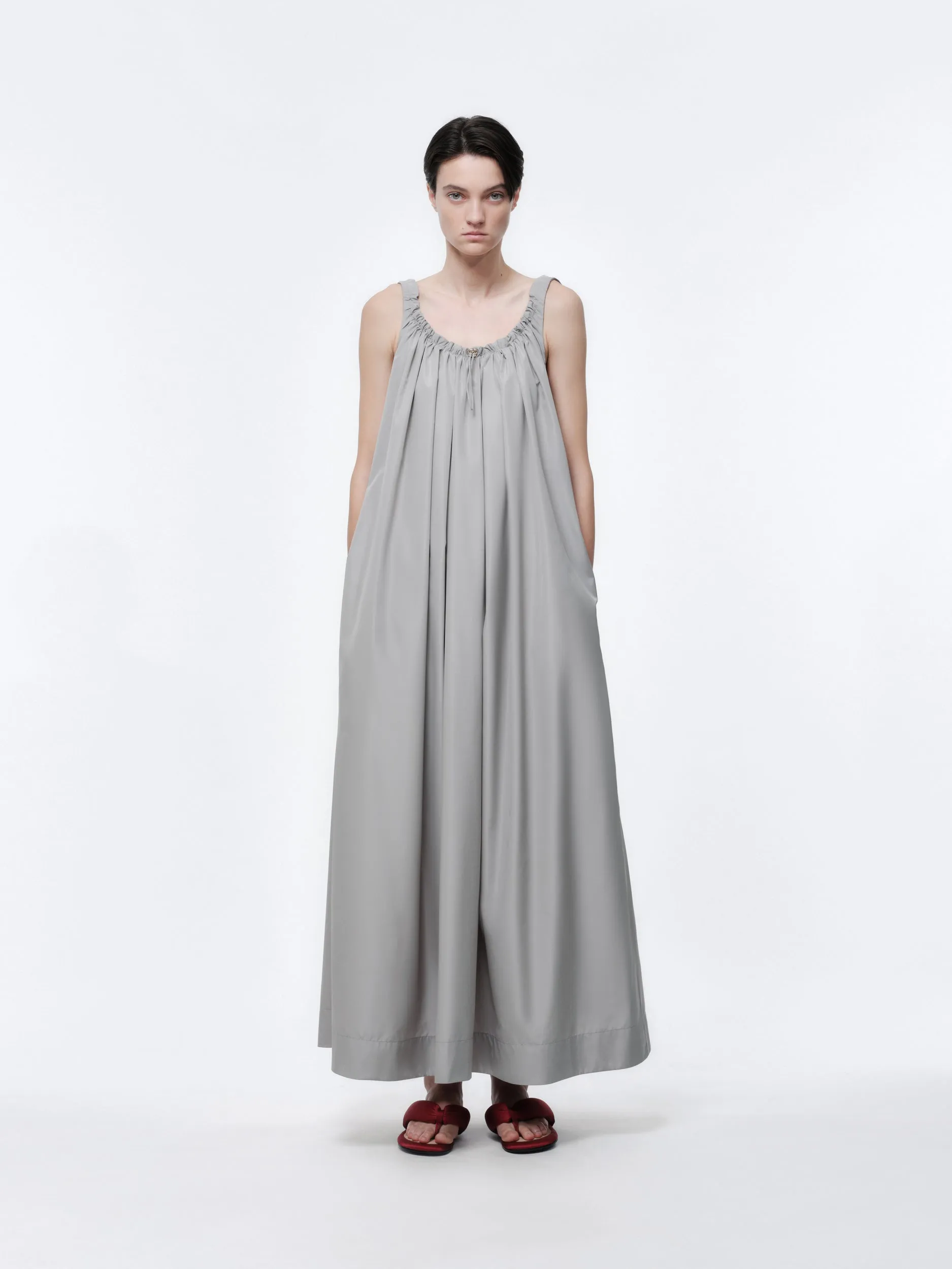 Robe froncée en soie habotai sold by Carven