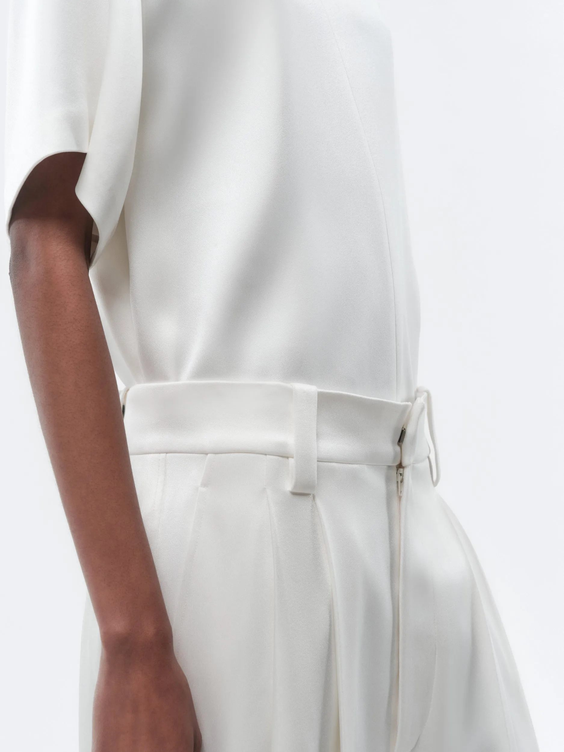 Bermuda à plis en satin double léger sold by Carven product image thumbnail 2