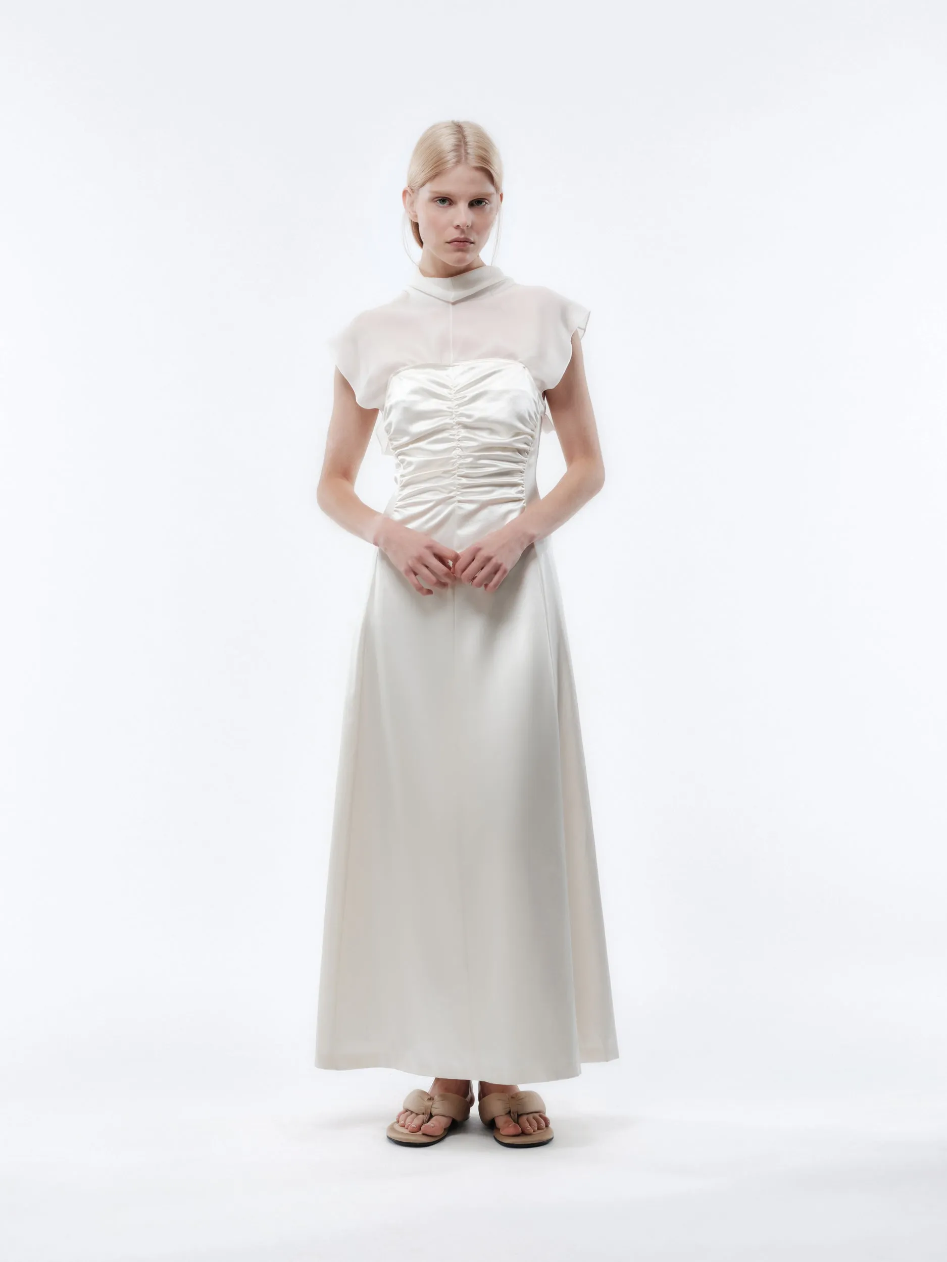 Robe à fronces en satin lingerie sold by Carven