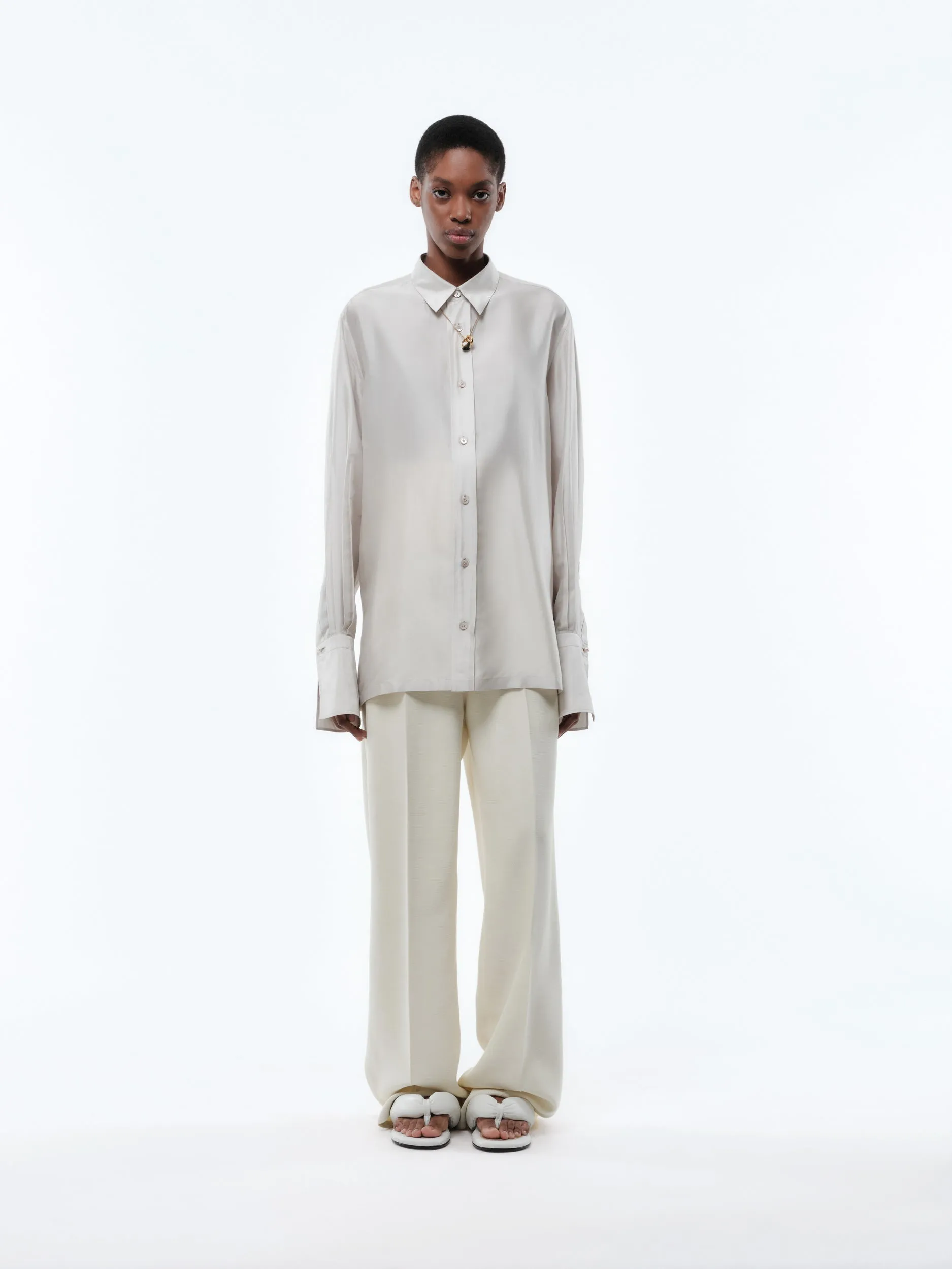 Chemise longue en drap de soie sold by Carven