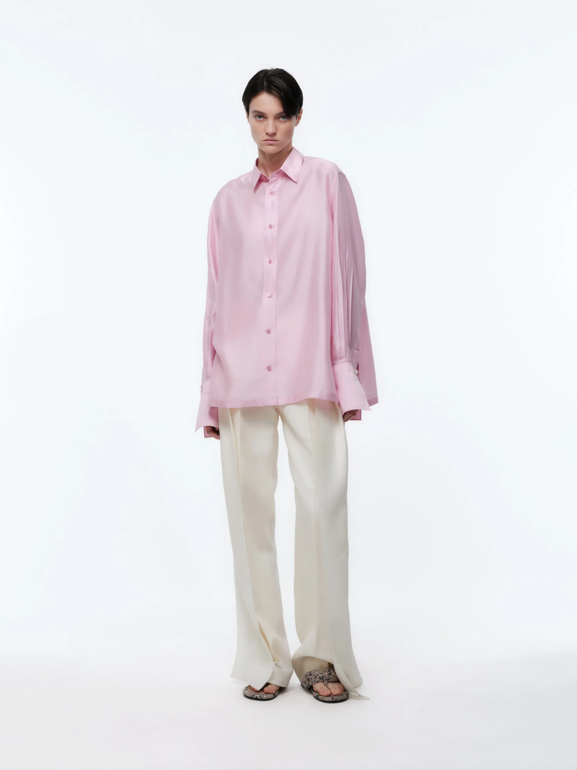 Chemise longue en drap de soie sold by Carven