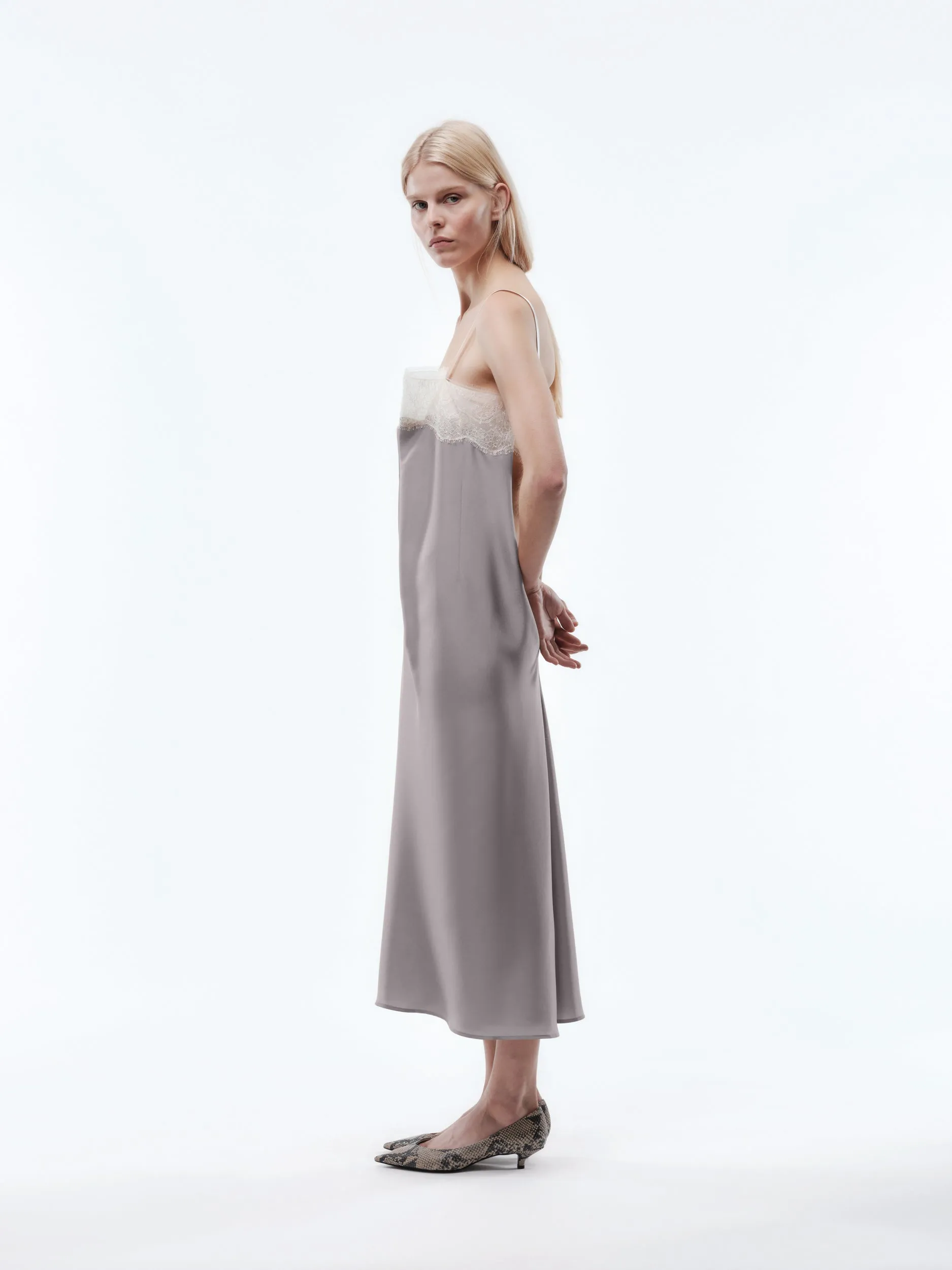 Robe en dentelle en soie habotai sold by Carven product image thumbnail 3