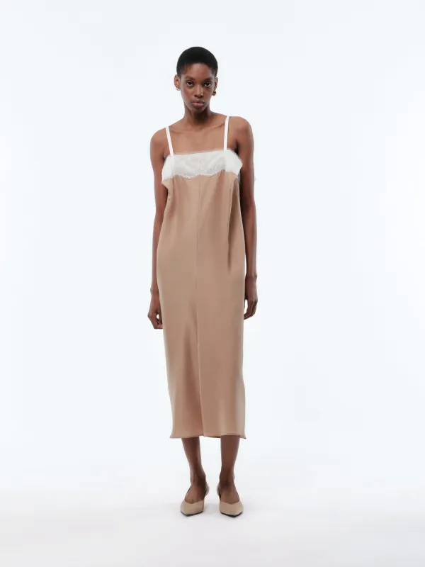 Robe en dentelle en soie habotai made by Carven