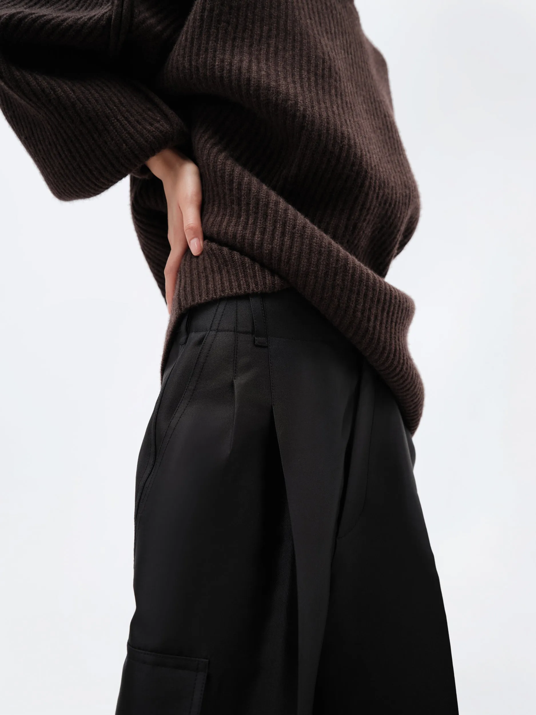 Bermuda cargo en toile de soie et laine sold by Carven product image thumbnail 2