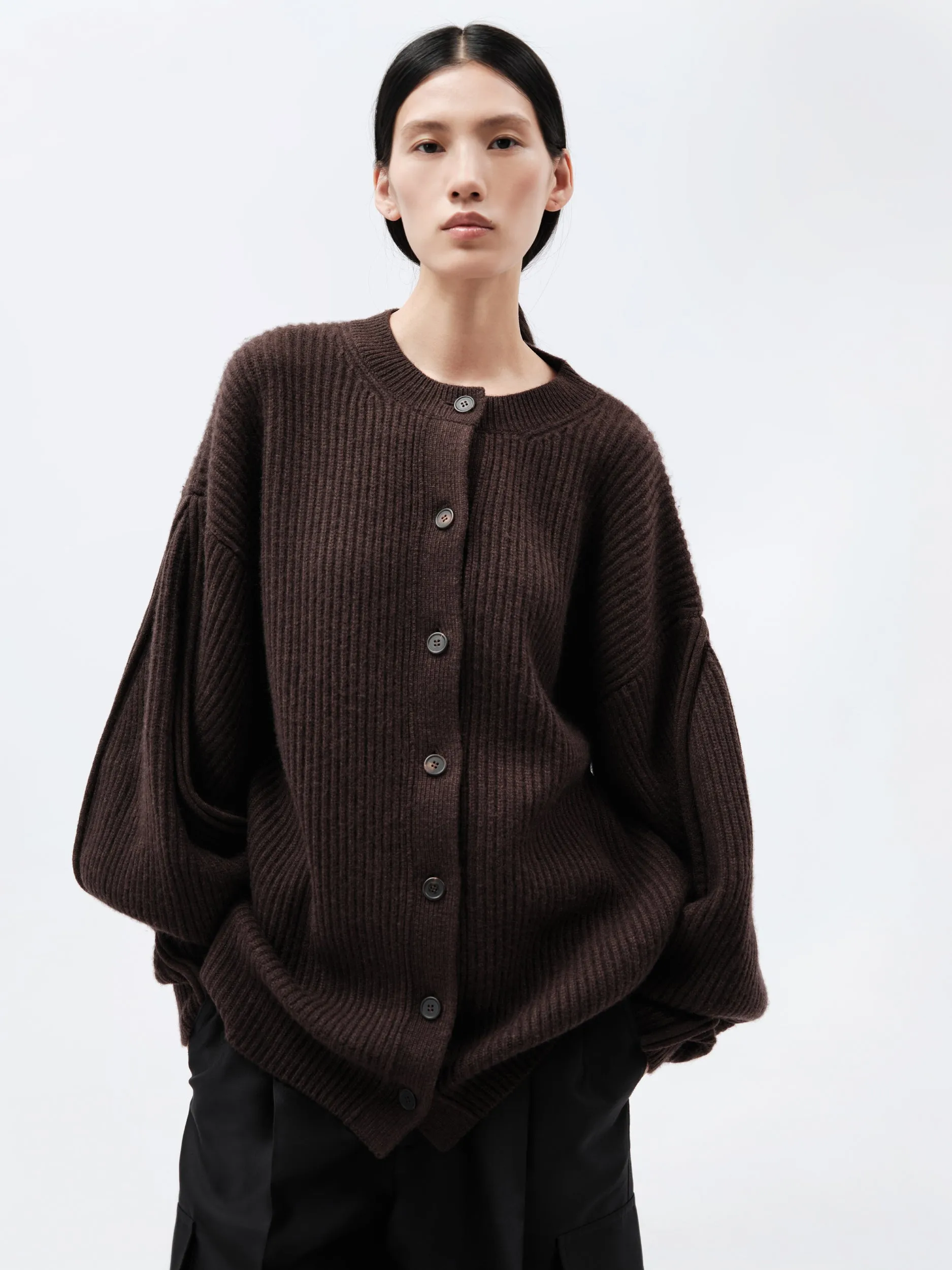 Cardigan oversize en cachemire côtelé épais sold by Carven