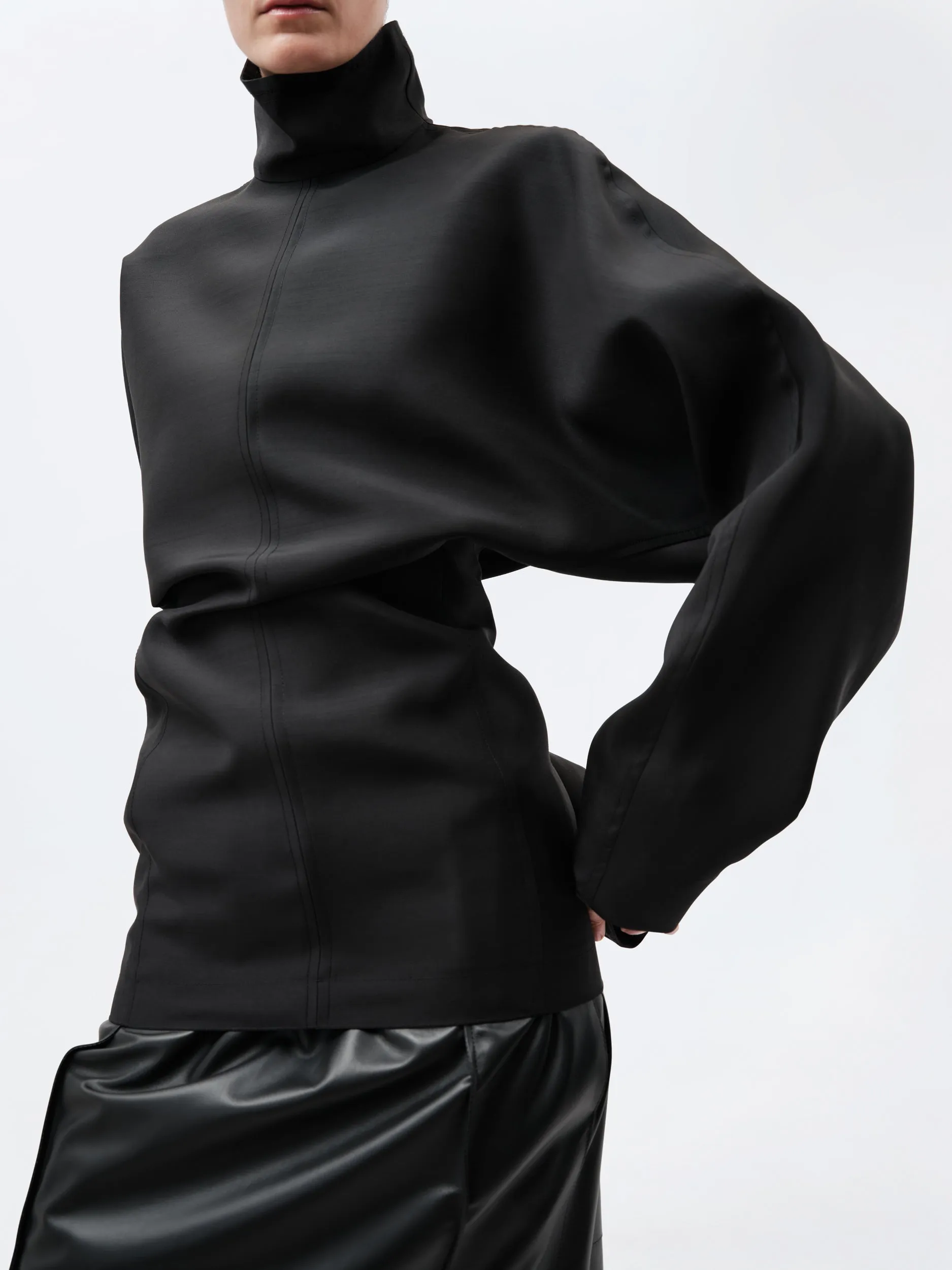 Blouse kimono en toile de soie et laine sold by Carven product image thumbnail 2