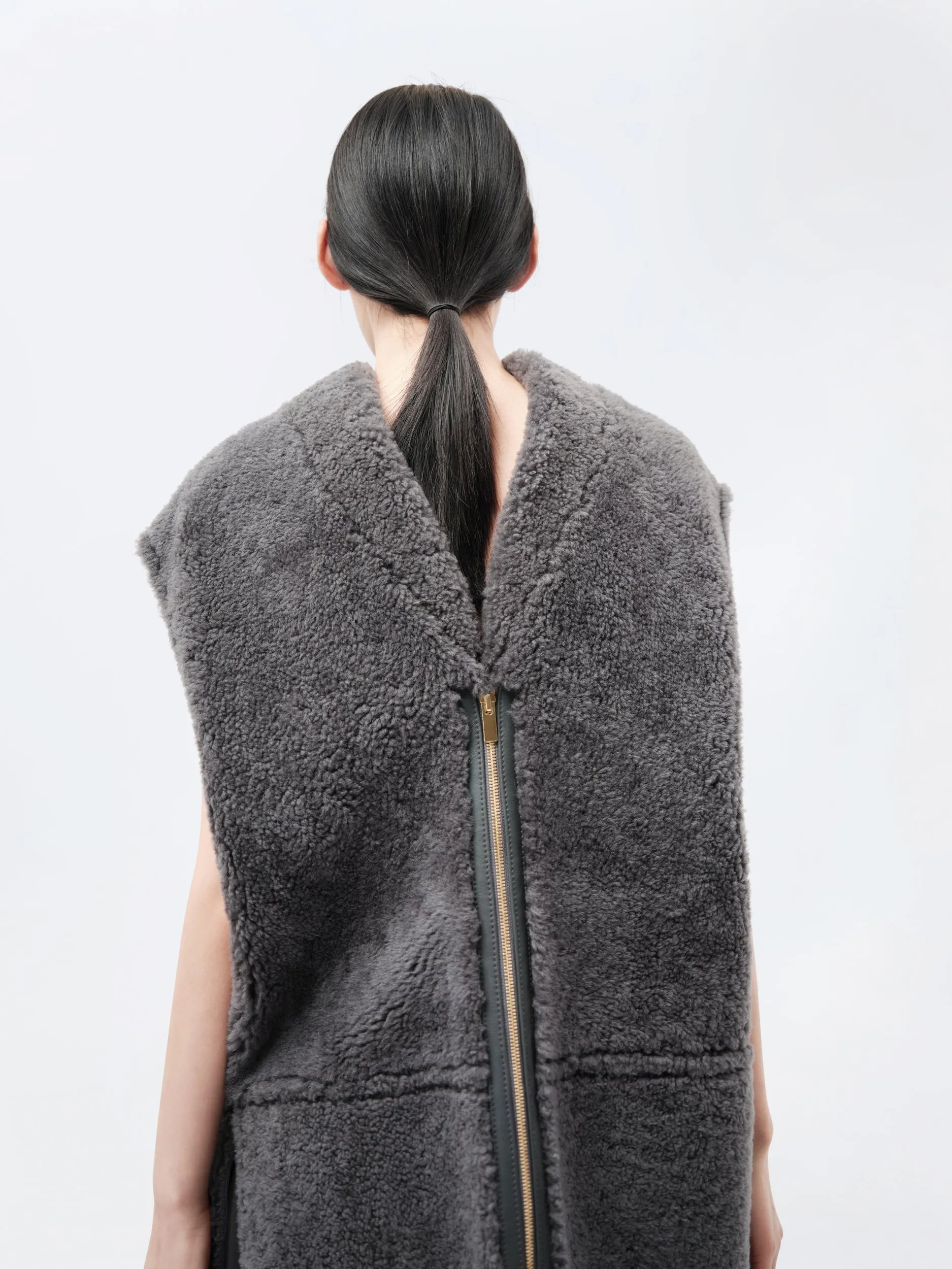 Veste sans manches en shearling bouclé sold by Carven product image thumbnail 4