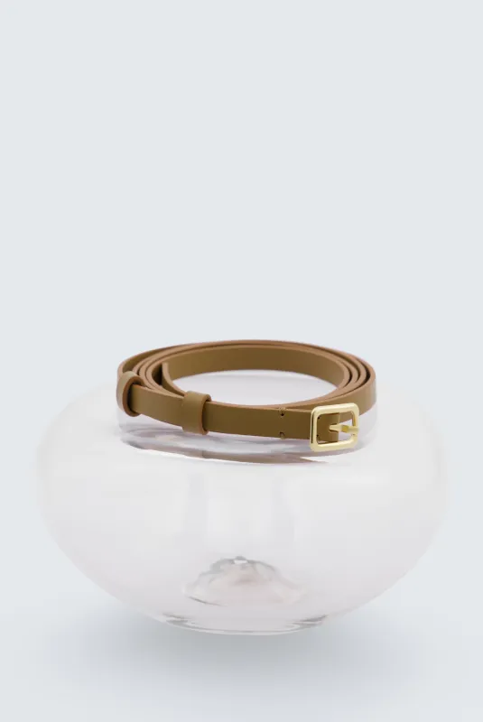 Ceinture classique en cuir lisse made by Carven