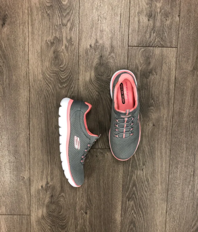 Skechers Shoes  Size 9 sold by CC Boutique
