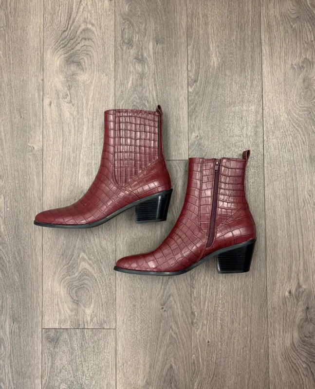 Vera Moda Booties  Size 10 sold by CC Boutique