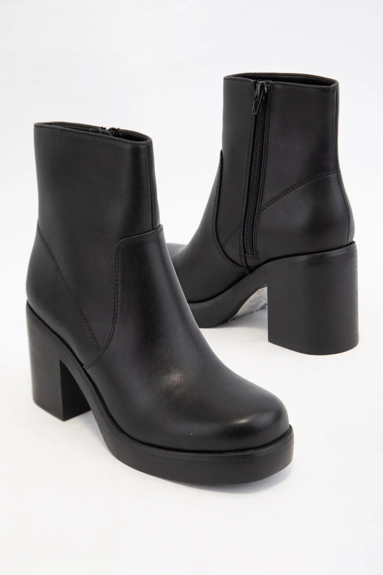 UNFURL_A sold by CCOCCI