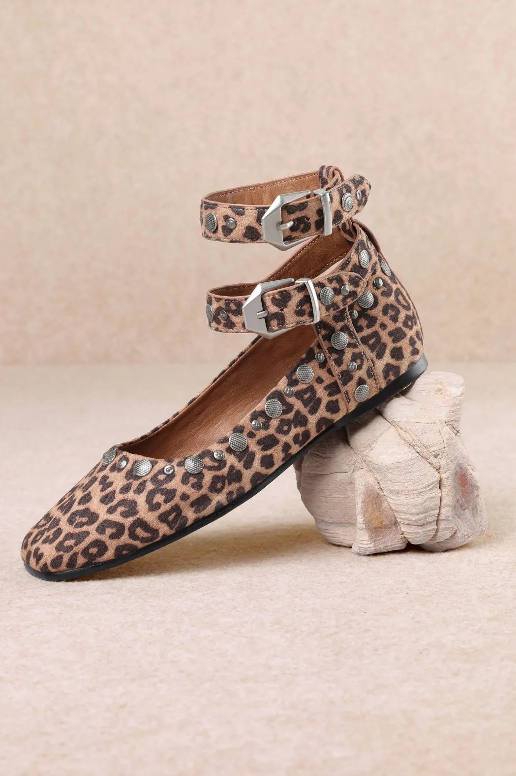 VELORA sold by CCOCCI