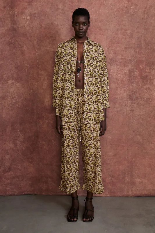 Vine Paisley Ruffle Set Natural sold by Chan Luu