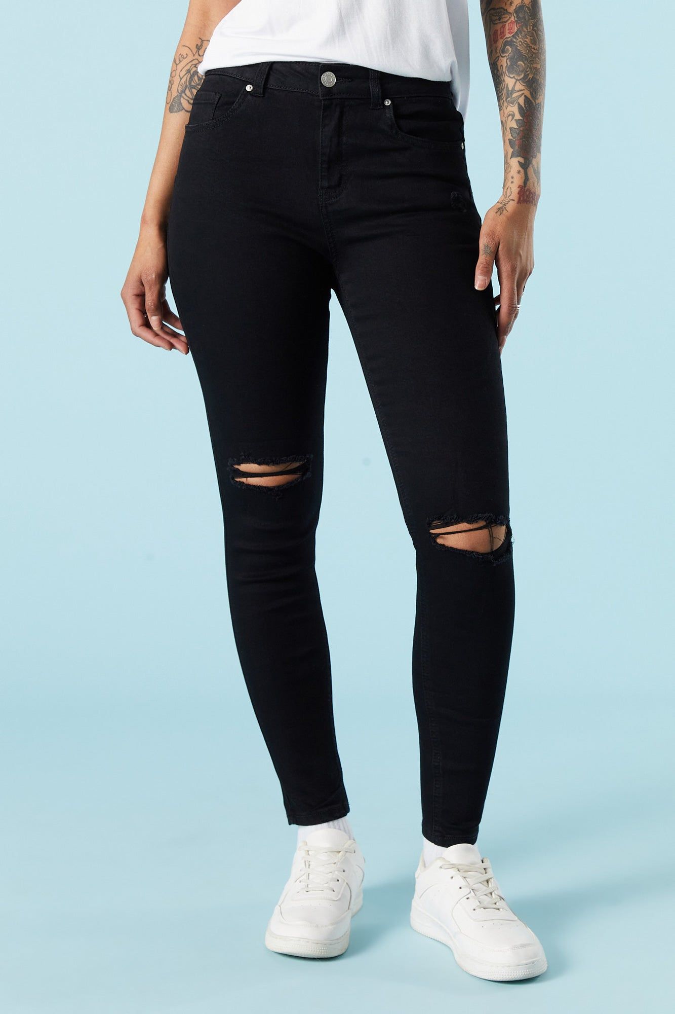 Black Wash Rio Mid Rise Distressed Skinny Jean sold by Charlotte Russe product image thumbnail 2