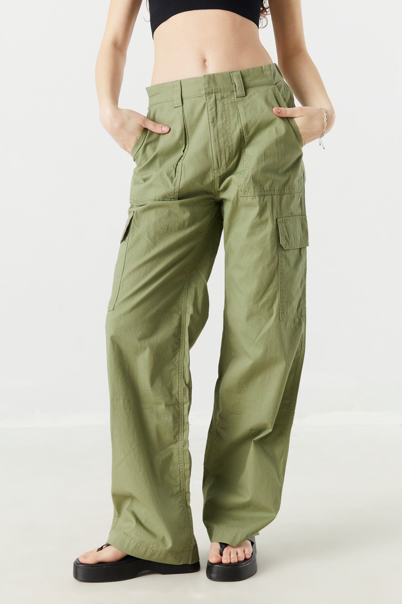 Green Poplin Wide Leg Cargo Pant sold by Charlotte Russe product image thumbnail 2