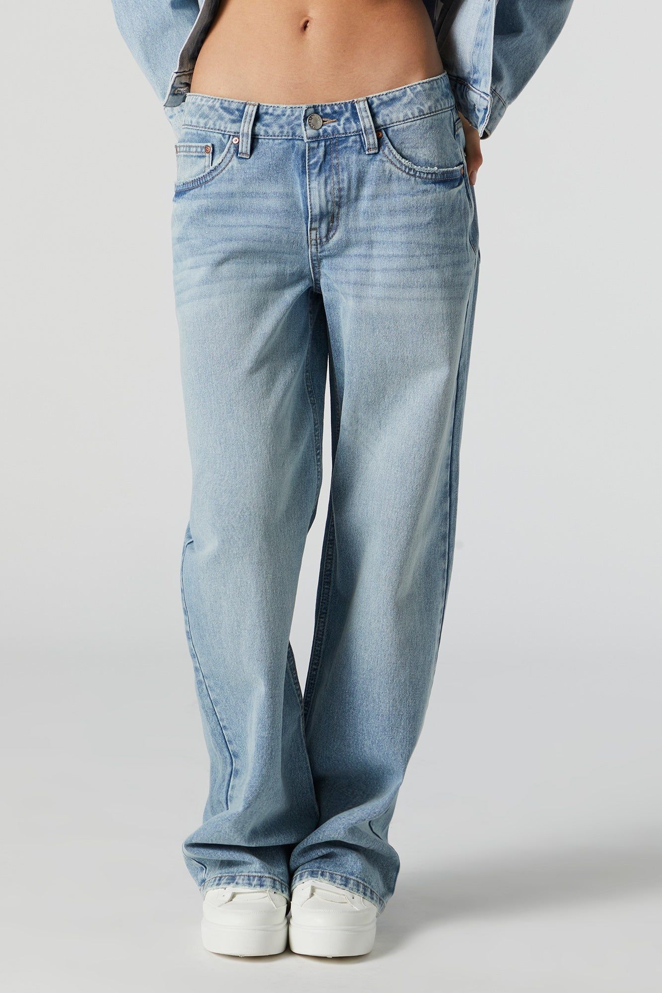 Medium Blue Wash Low Rise Wide Leg Skater Jean sold by Charlotte Russe product image thumbnail 2