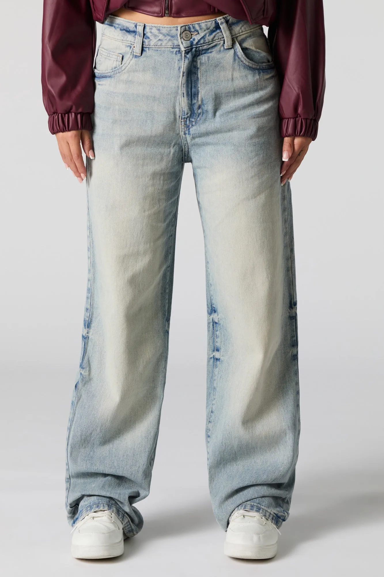 Light Vintage Wash High Rise Wide Leg Jean sold by Charlotte Russe product image thumbnail 2