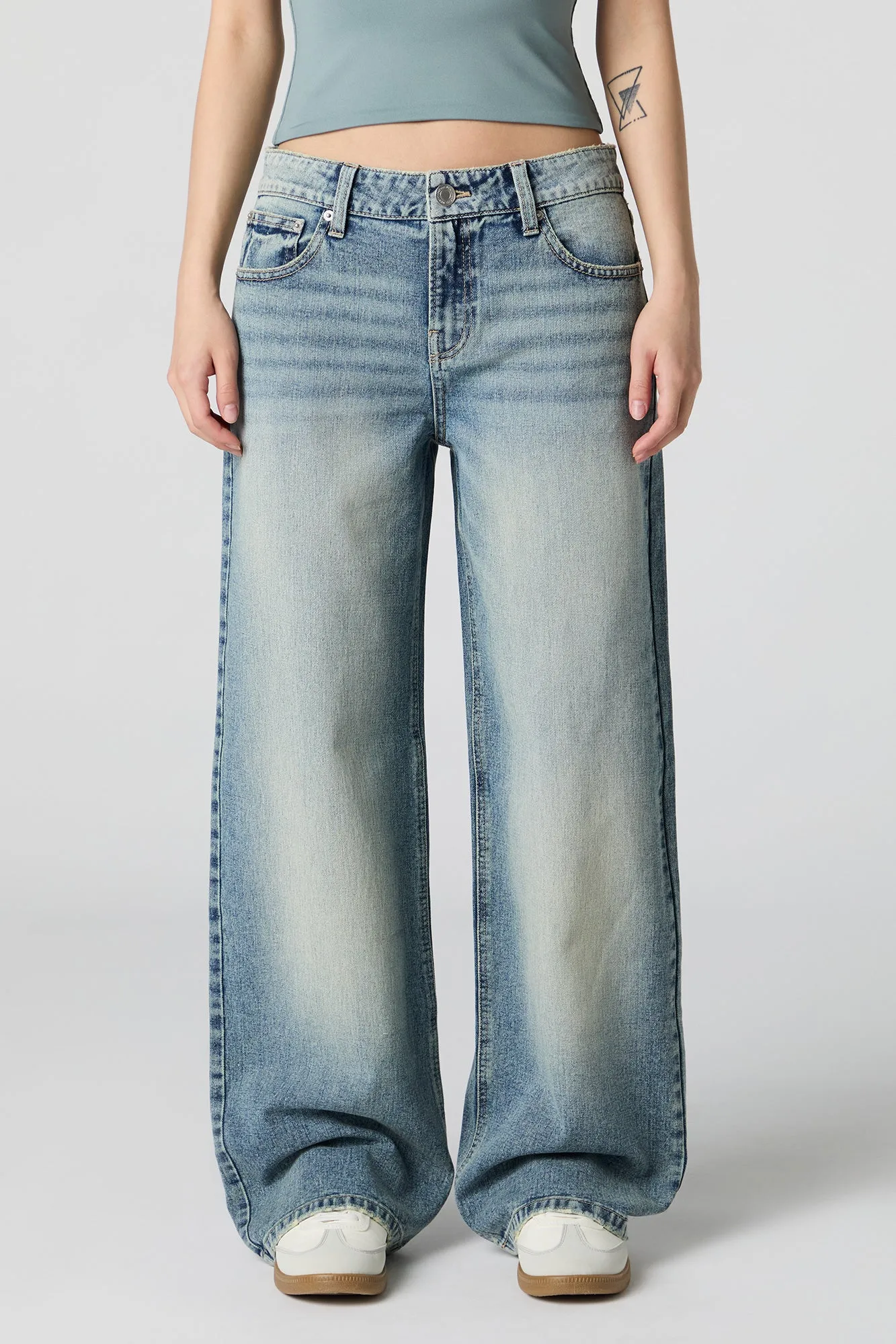 Vintage Medium Wash Low Rise Wide Leg Jean sold by Charlotte Russe product image thumbnail 2