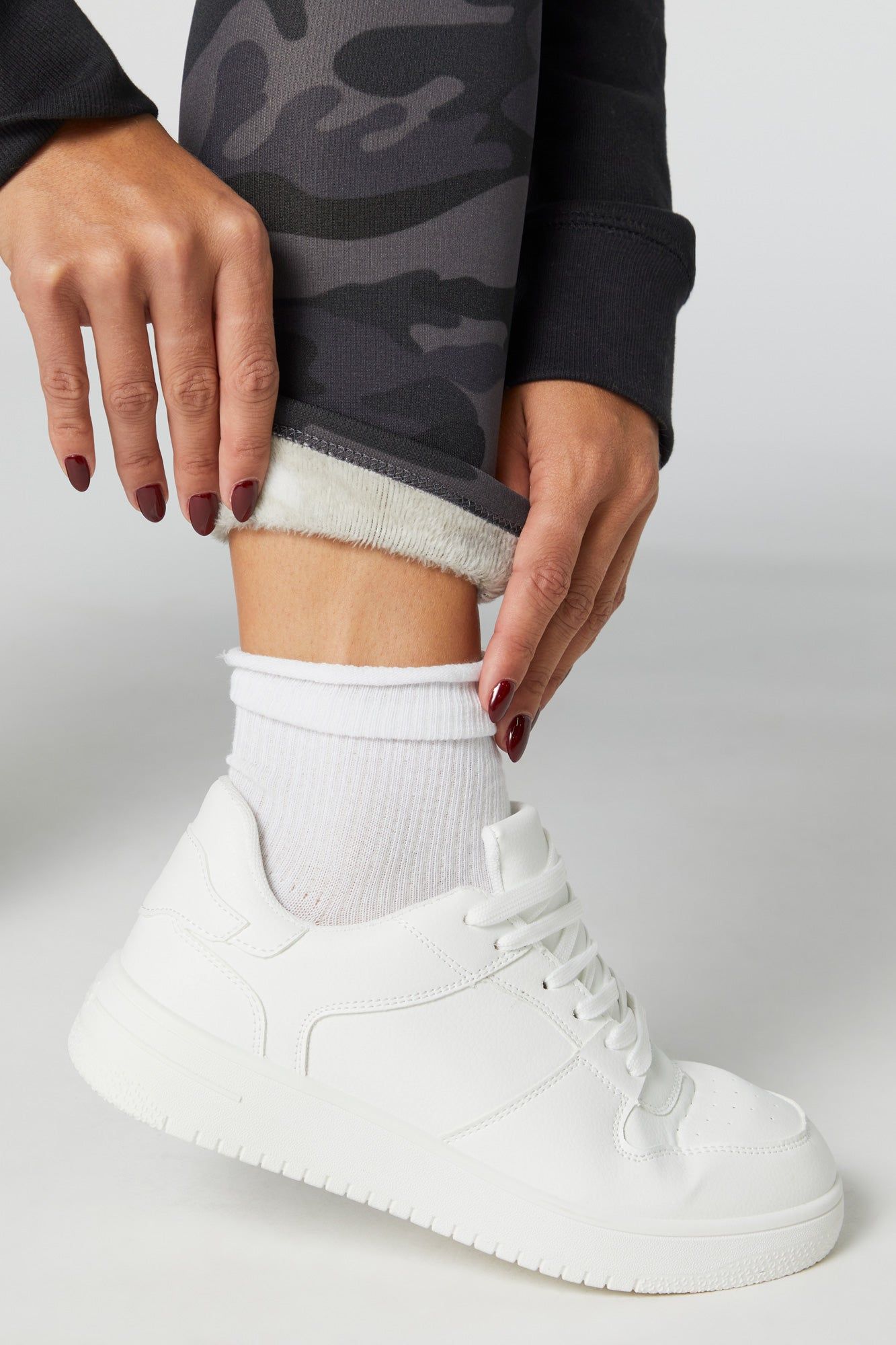 Camo Print Faux Fur Lined Legging sold by Charlotte Russe product image thumbnail 4