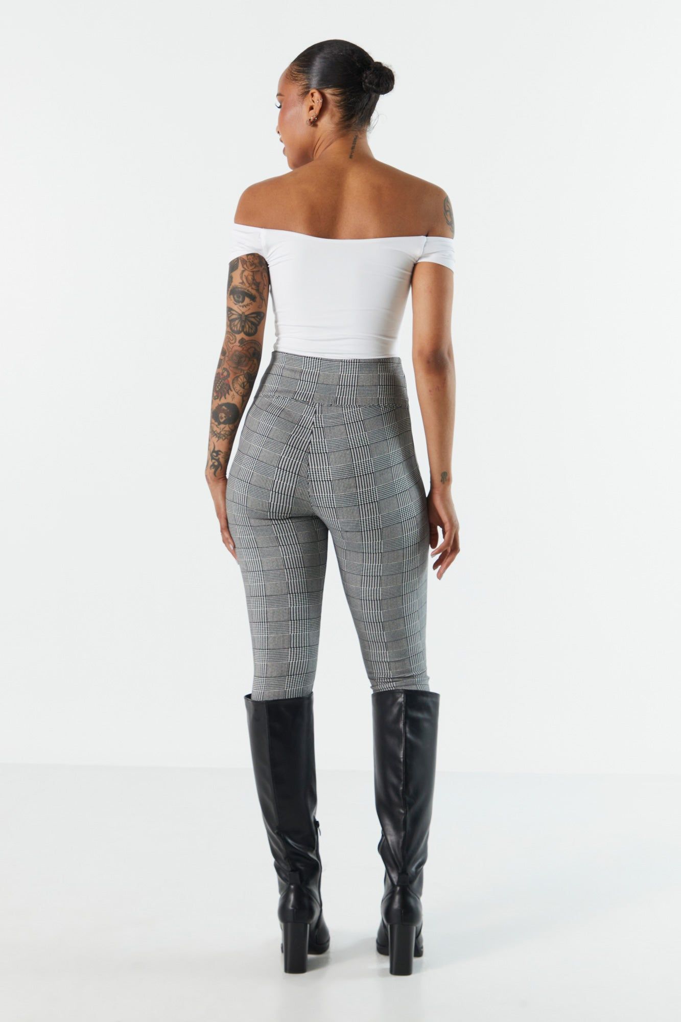 Super Soft Zip Pocket Legging sold by Charlotte Russe product image thumbnail 3