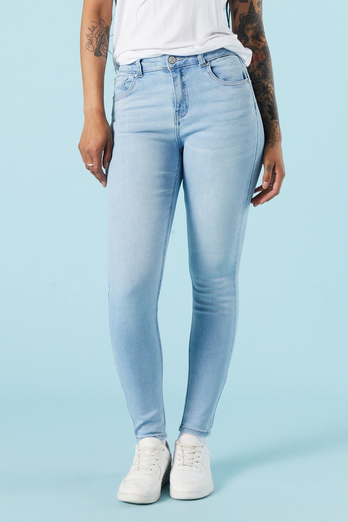 Light Wash Rio Mid Rise Skinny Jean sold by Charlotte Russe product image thumbnail 2