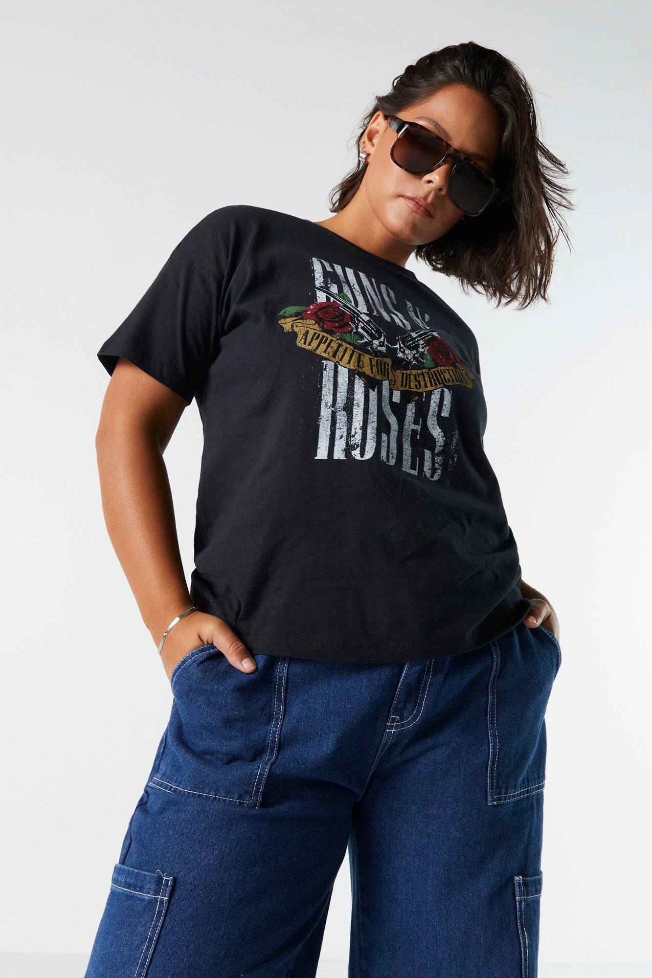 Guns n Roses Graphic Boyfriend T-Shirt sold by Charlotte Russe product image thumbnail 3