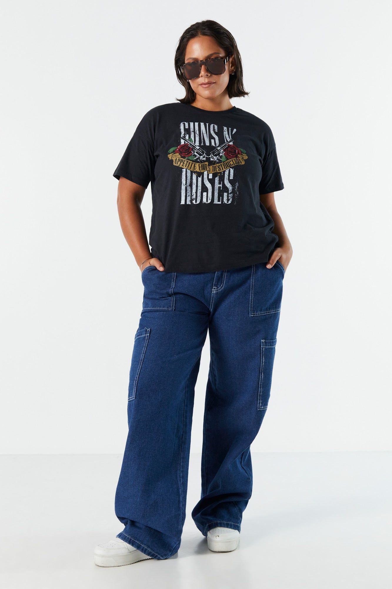 Guns n Roses Graphic Boyfriend T-Shirt sold by Charlotte Russe product image thumbnail 4