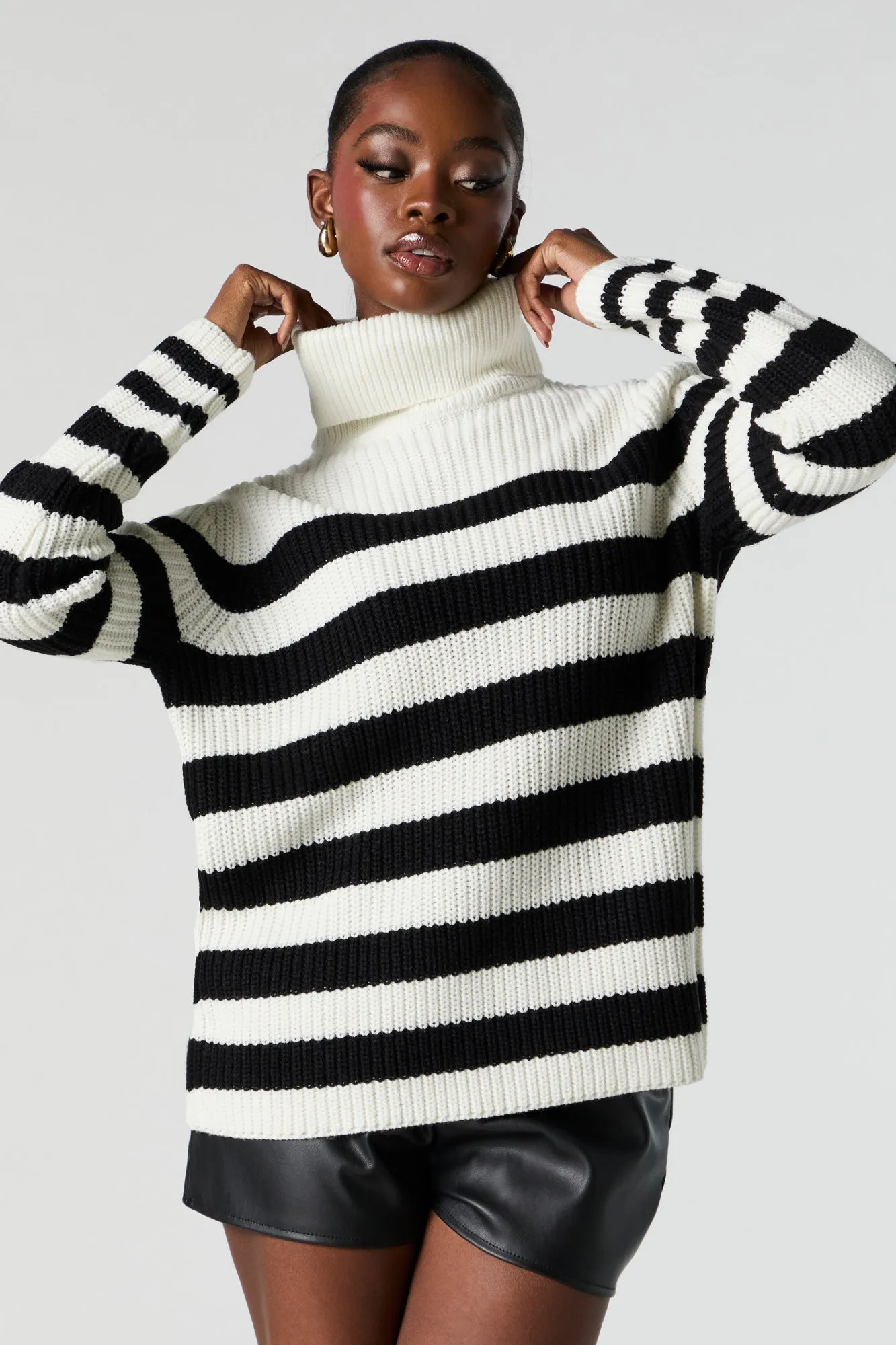 Striped Ribbed Knit Turtleneck Tunic Sweater sold by Charlotte Russe product image thumbnail 4