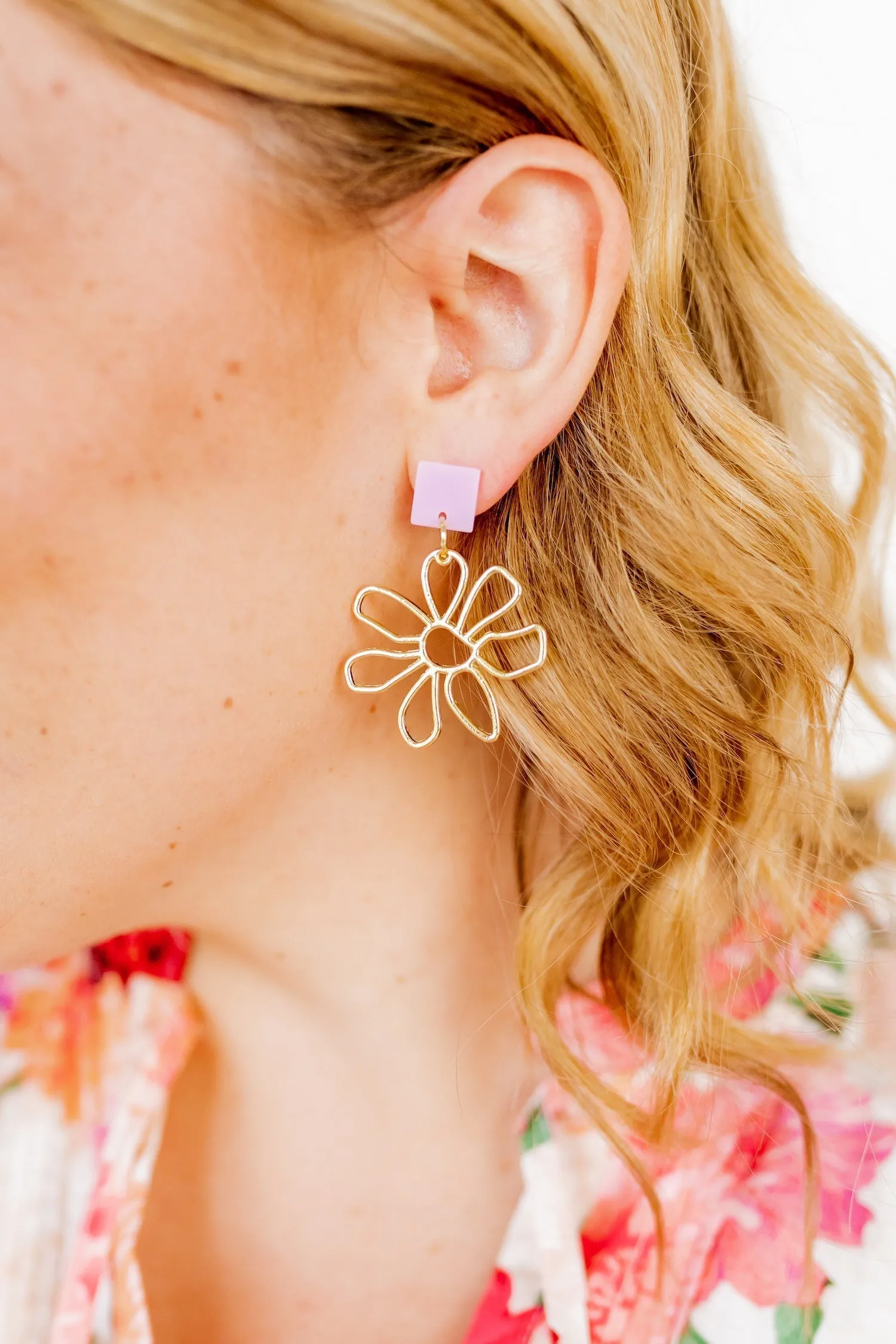 Daisy - Peach sold by Charming Charlie product image thumbnail 5