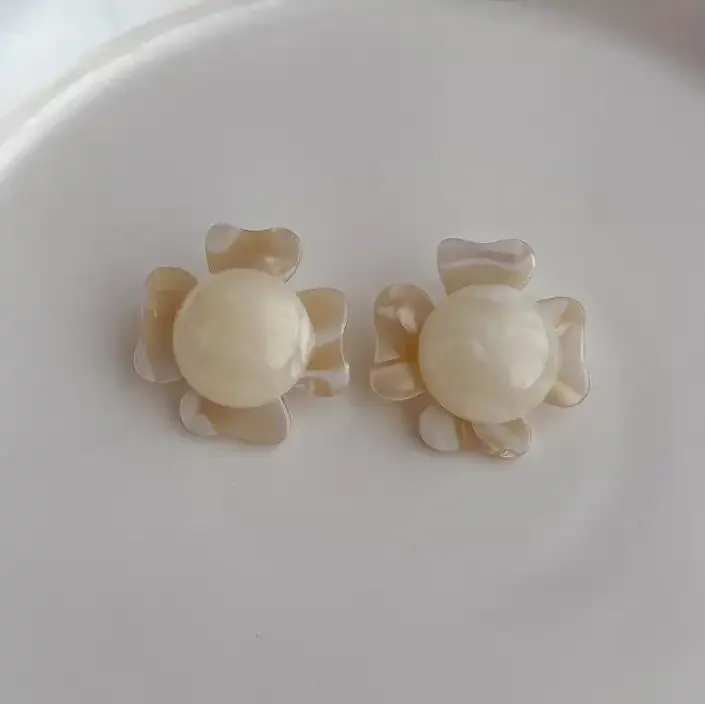 Amelia - Champagne Sparkle sold by Charming Charlie product image thumbnail 5