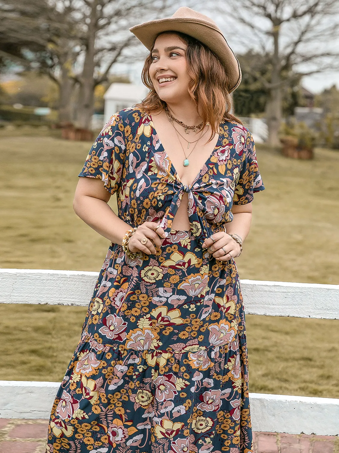 Plus Size Tied Printed Short Sleeve Midi Dress sold by Charming Charlie product image thumbnail 4