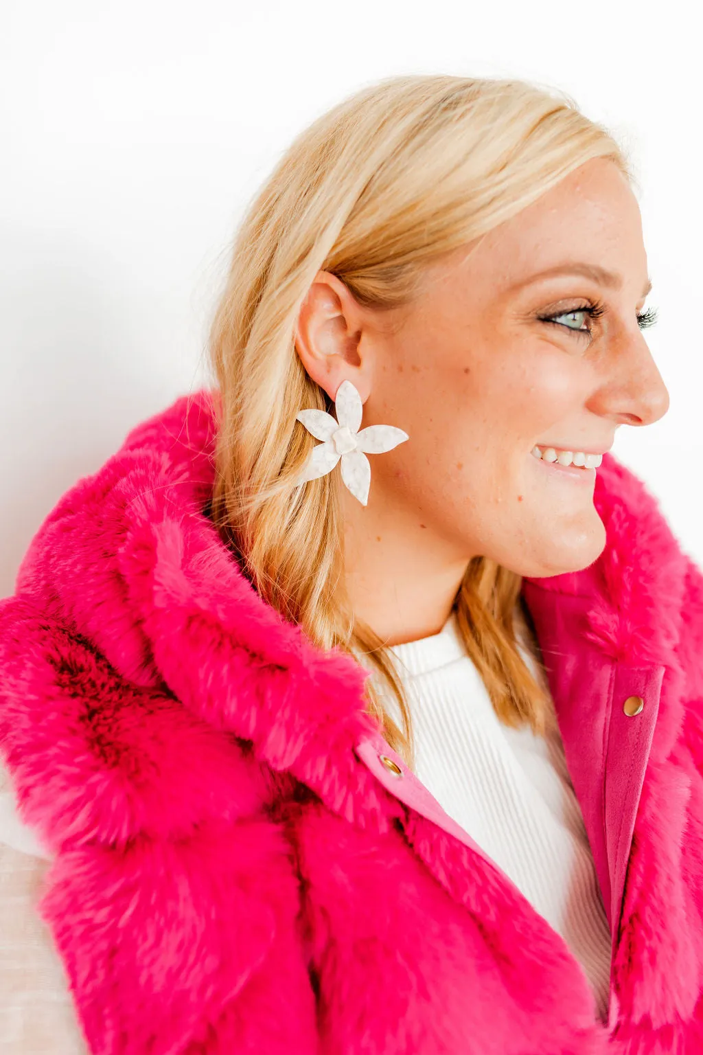 Annie - White Shell sold by Charming Charlie product image thumbnail 3