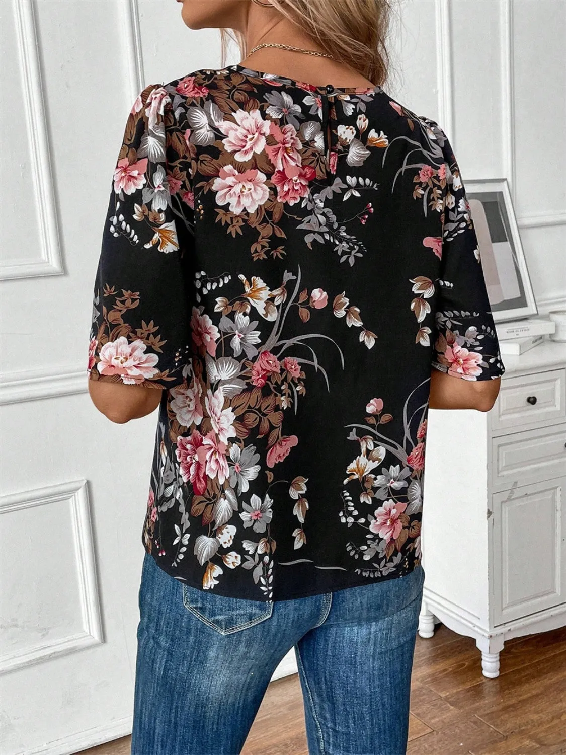 Floral Round Neck Half Sleeve Blouse sold by Charming Charlie product image thumbnail 5